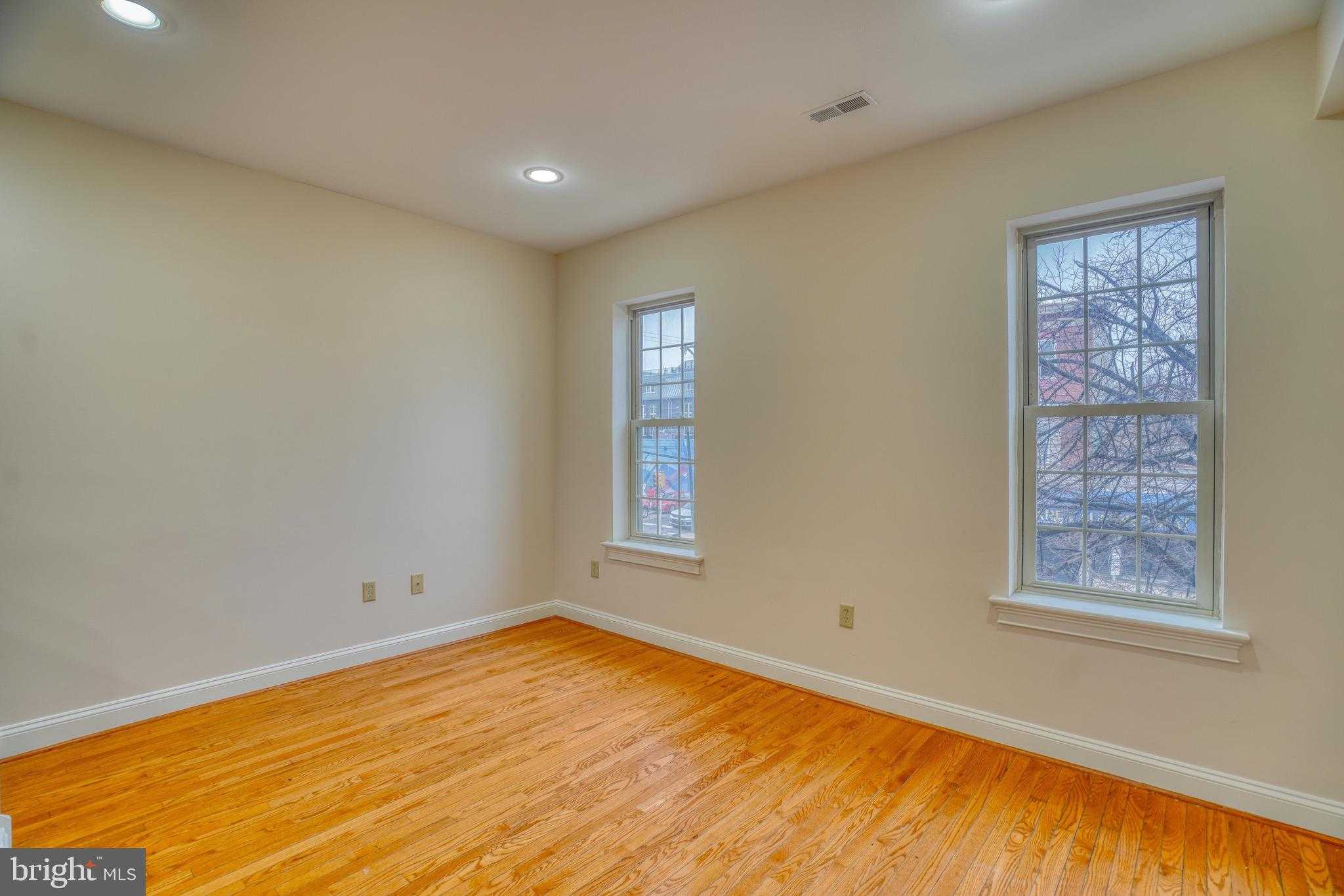 2542 W Girard Ave photo 7