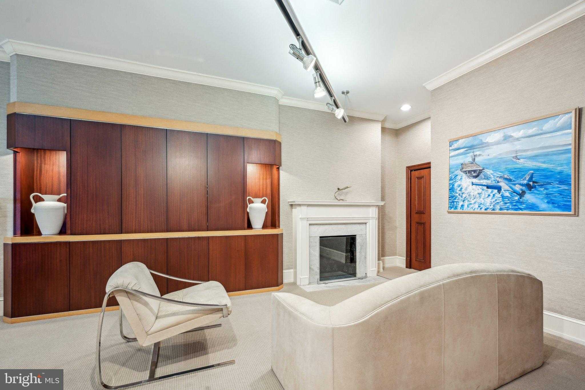 1710 Locust St # 12 photo 15