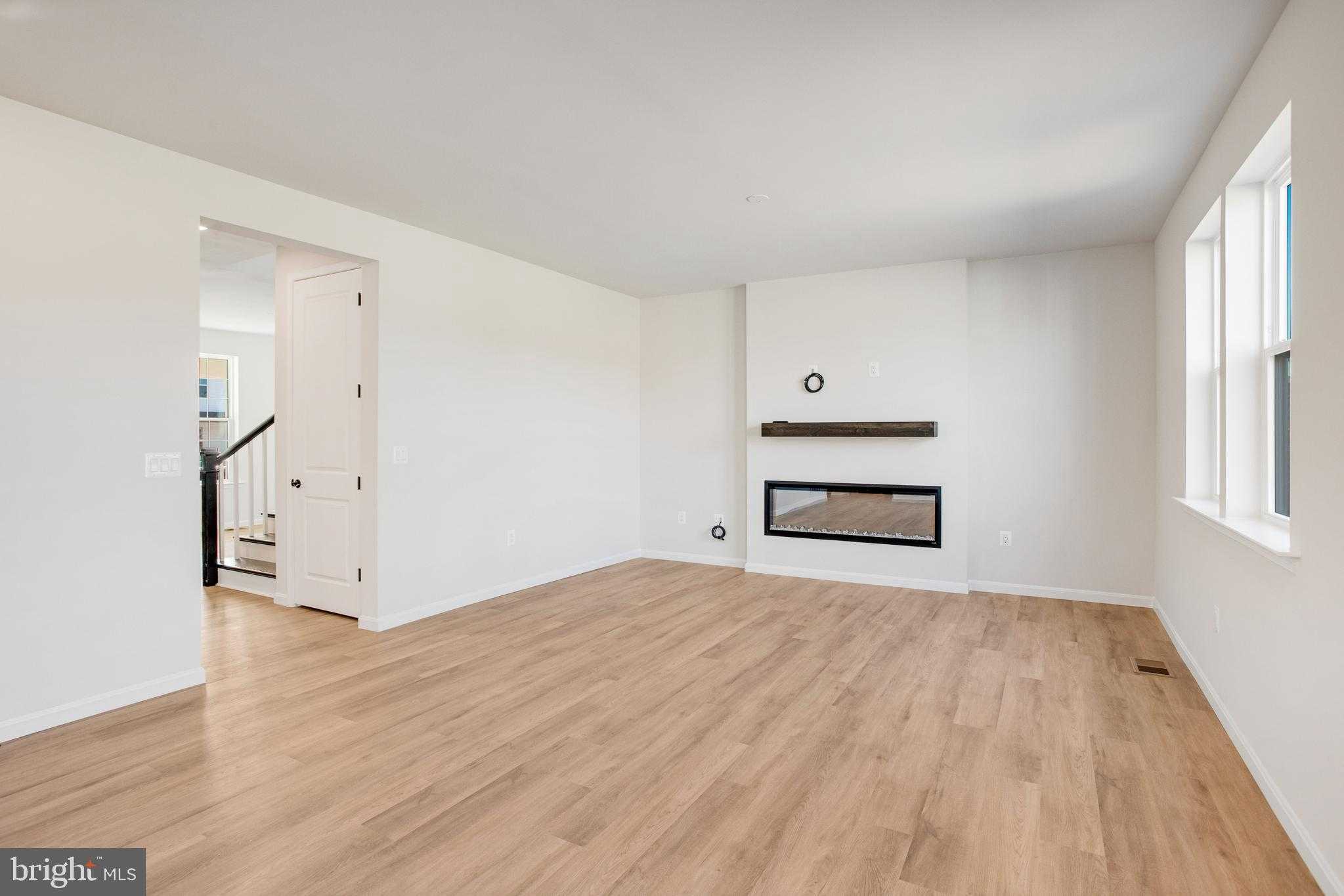 611 Clover Ln photo 13