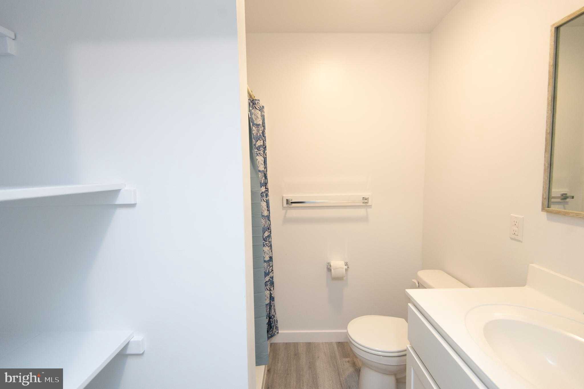 906 Oakley Ter photo 19