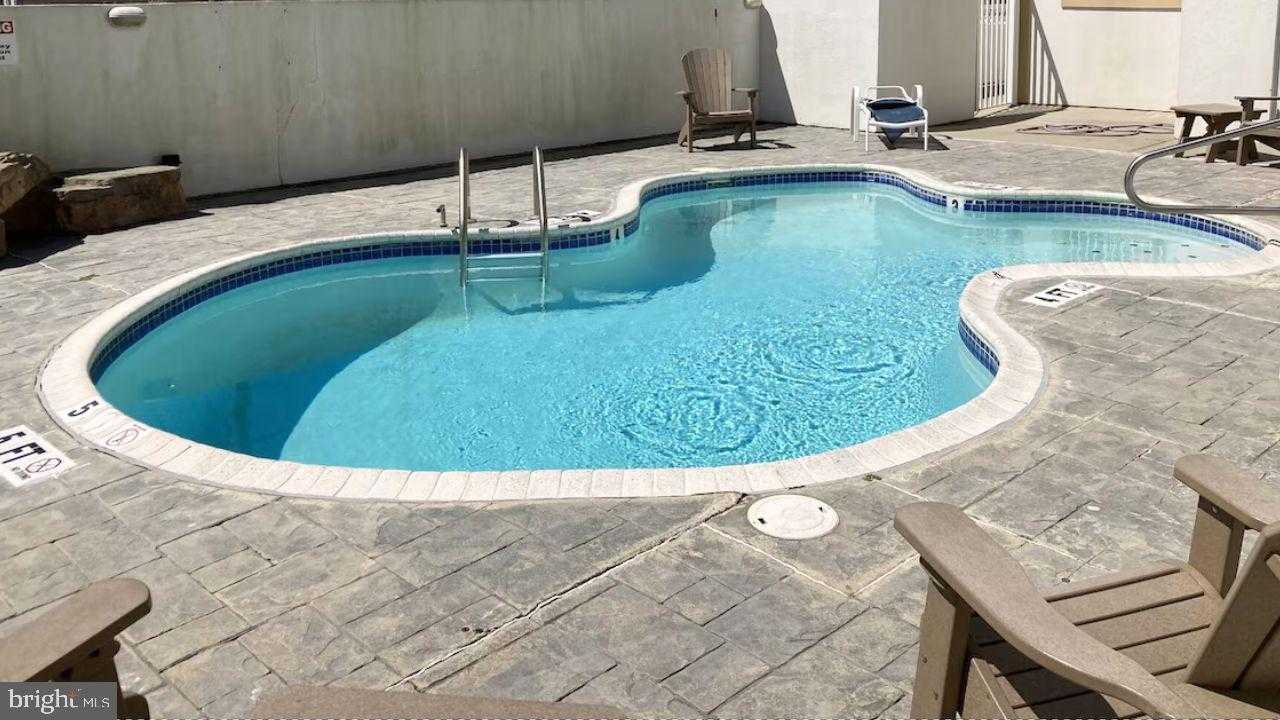 310 2nd St Unit 101 photo 33