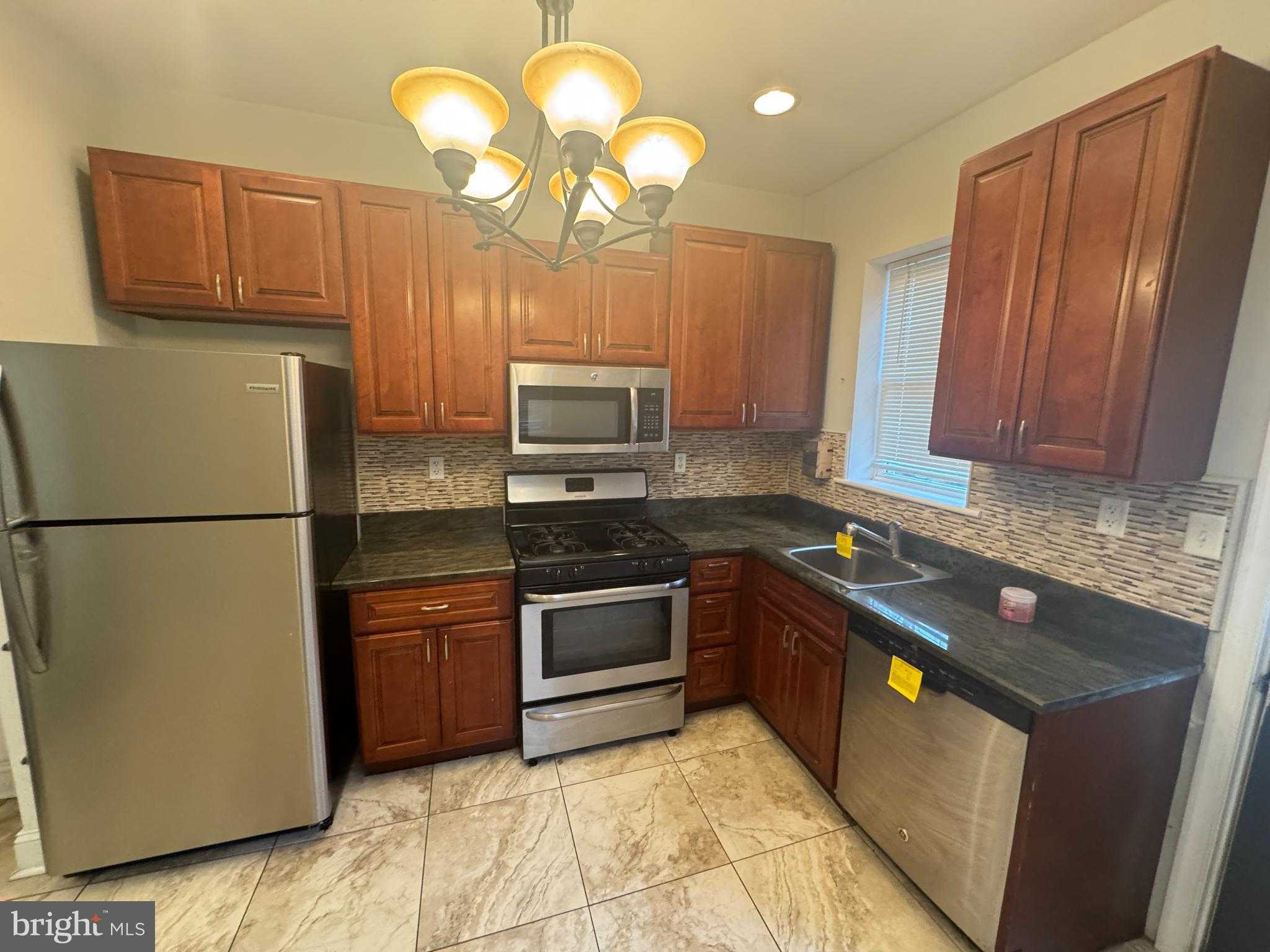 3072 Aramingo Ave photo 13