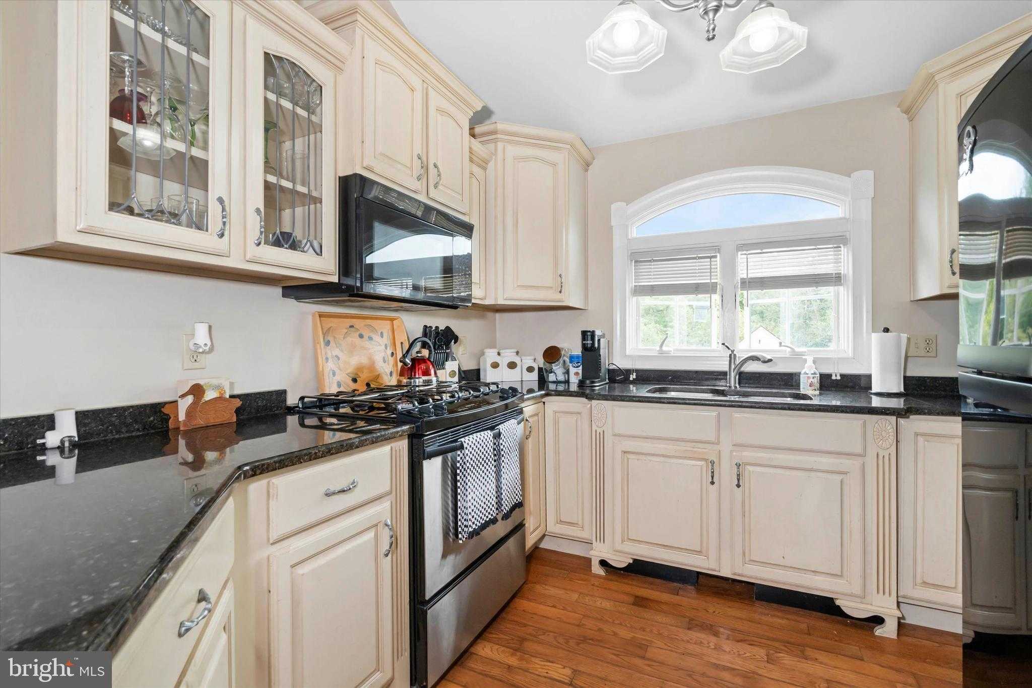 300 Bohemia Ave photo 97