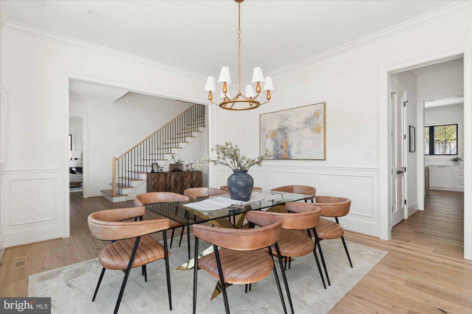 2400 N Lincoln St photo 11