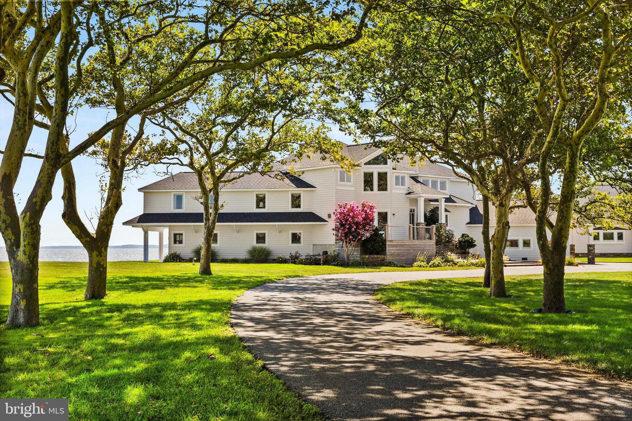 5711 Waterside Dr photo 3