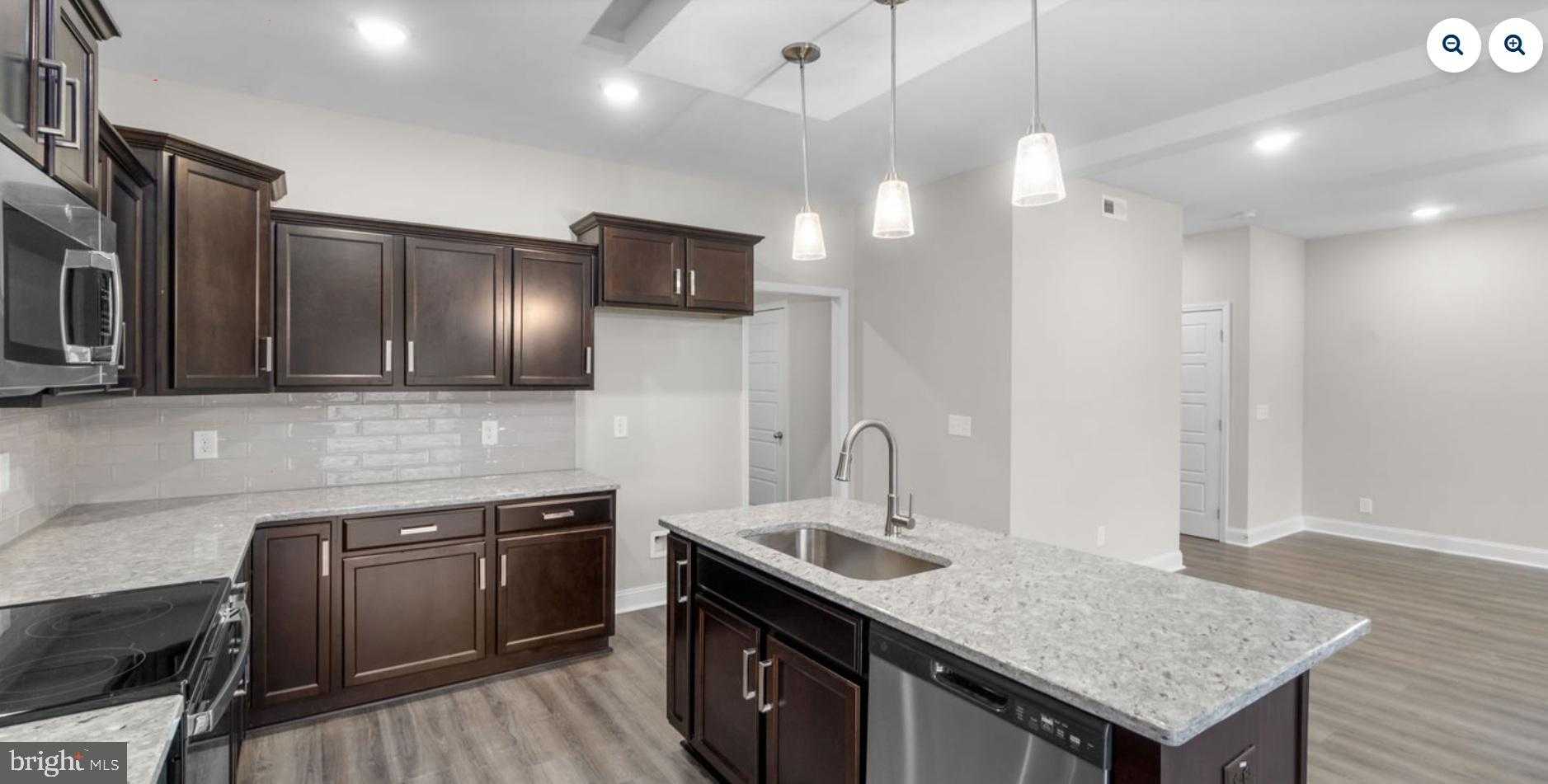 9911 Ridge St photo 2