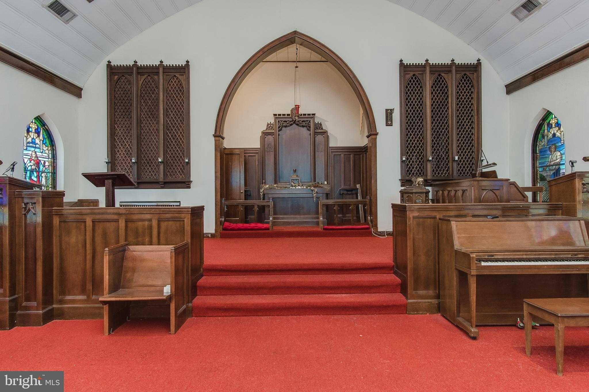 201 E Main St photo 20