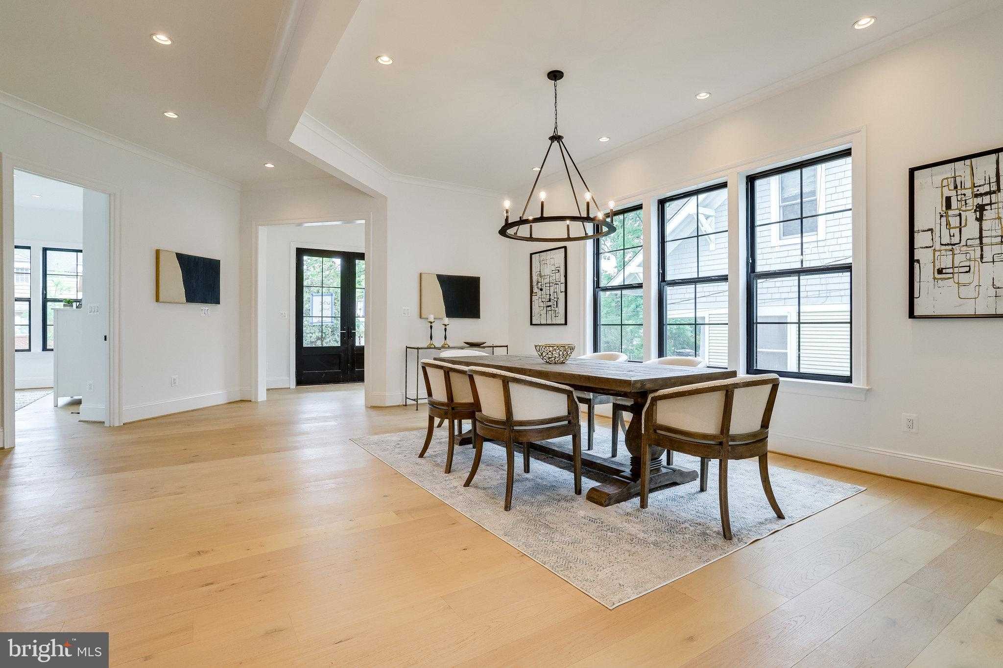 1933 N Van Buren St photo 28