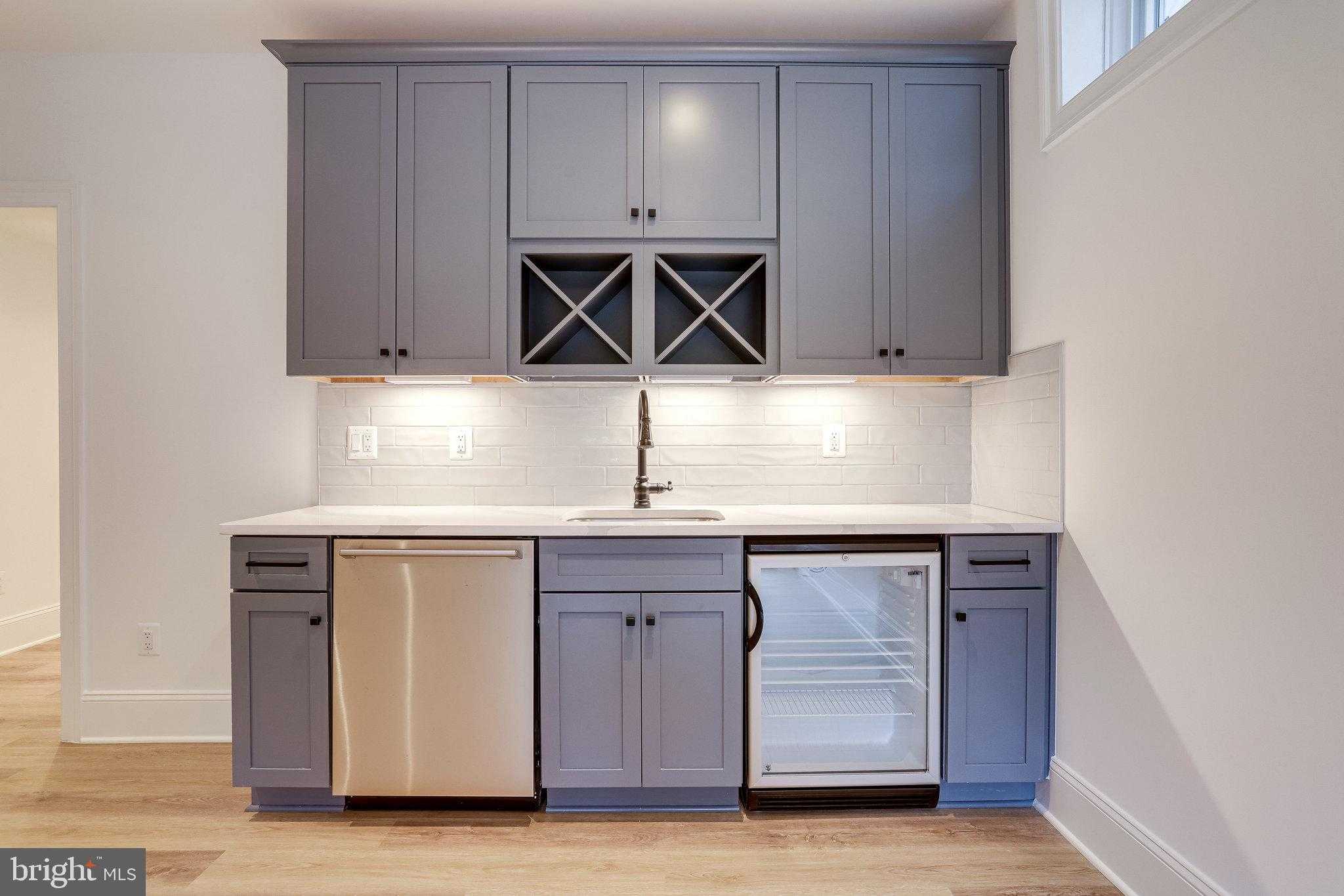 1933 N Van Buren St photo 57