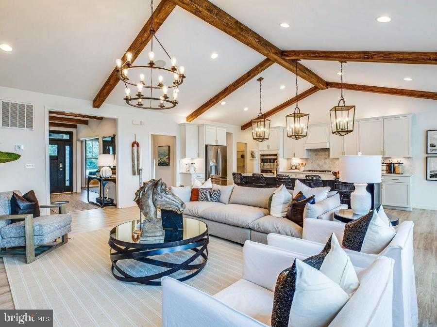 Fitzwater Dr photo 4