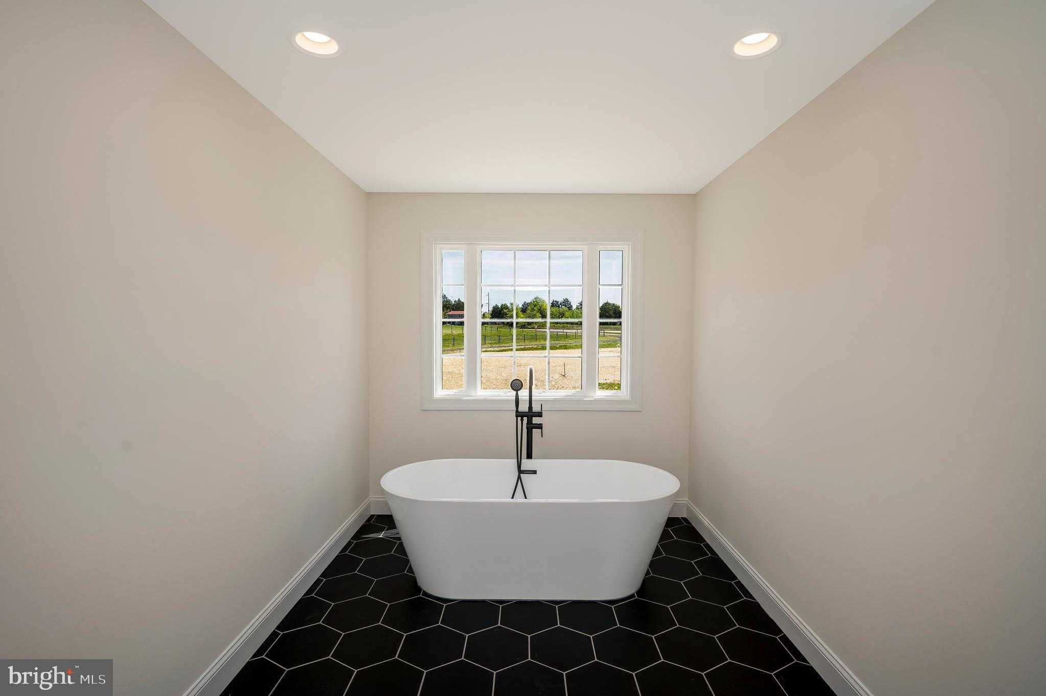 County Rd 670 photo 20