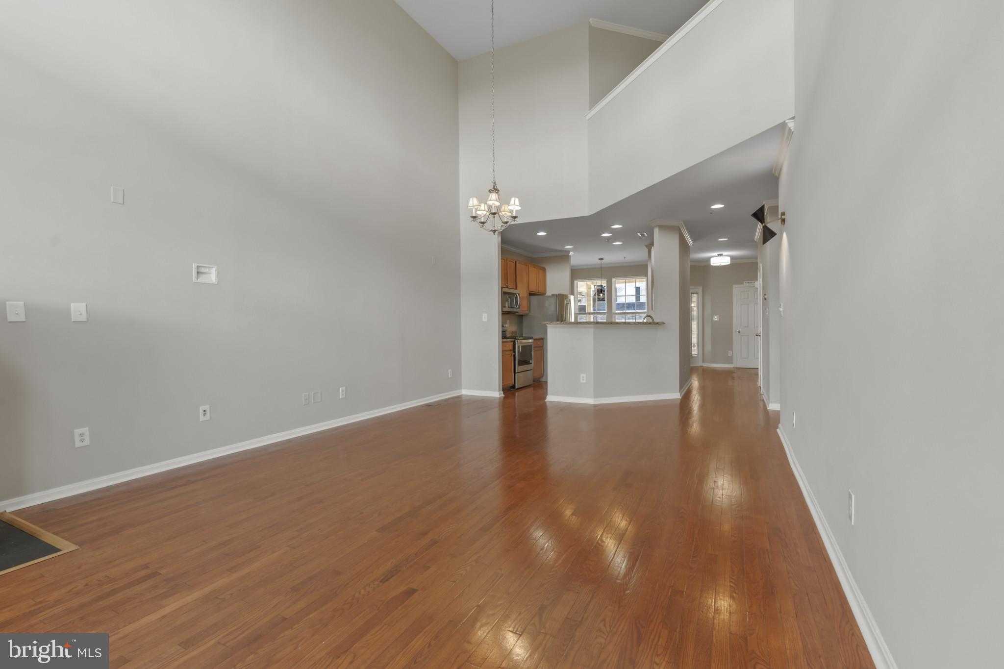 414 Granville CT photo 3