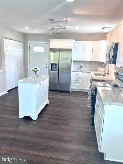 2105 Ruatan St photo 8