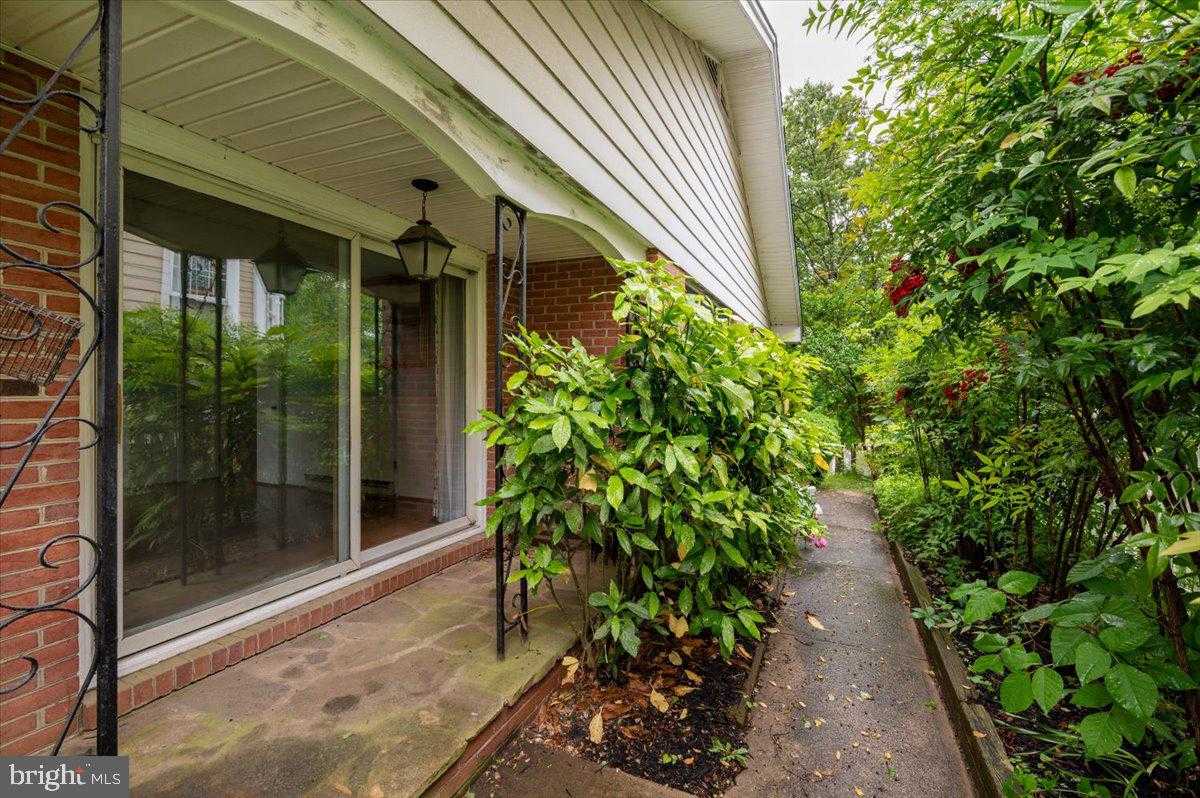 703 Glendon Ave photo 39