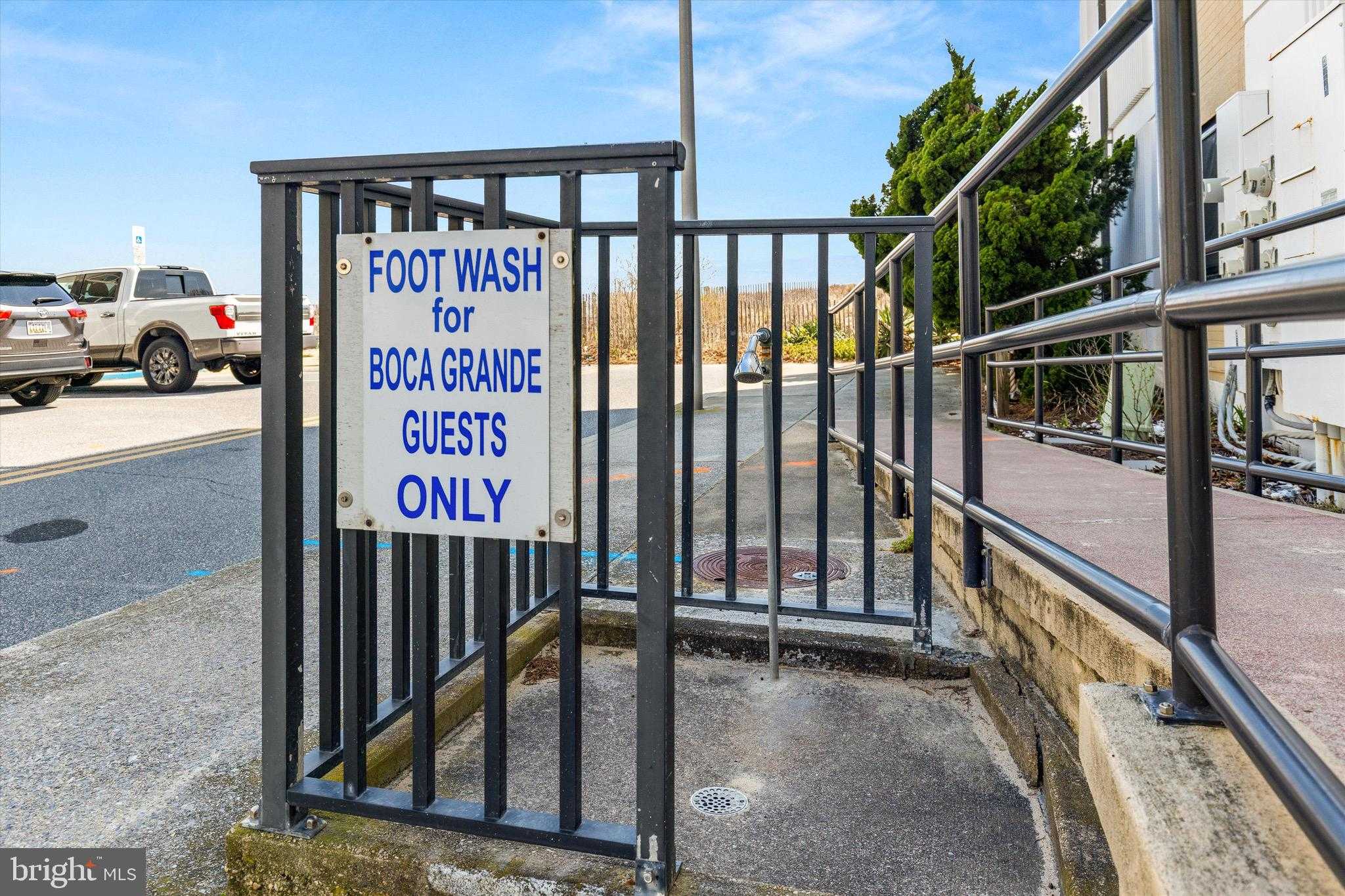 5907 Atlantic Ave Unit 205 photo 39