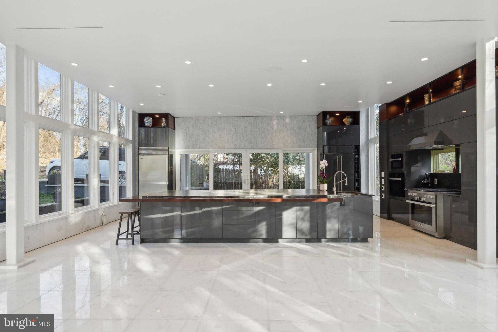 6304 Old Dominion Dr photo 7