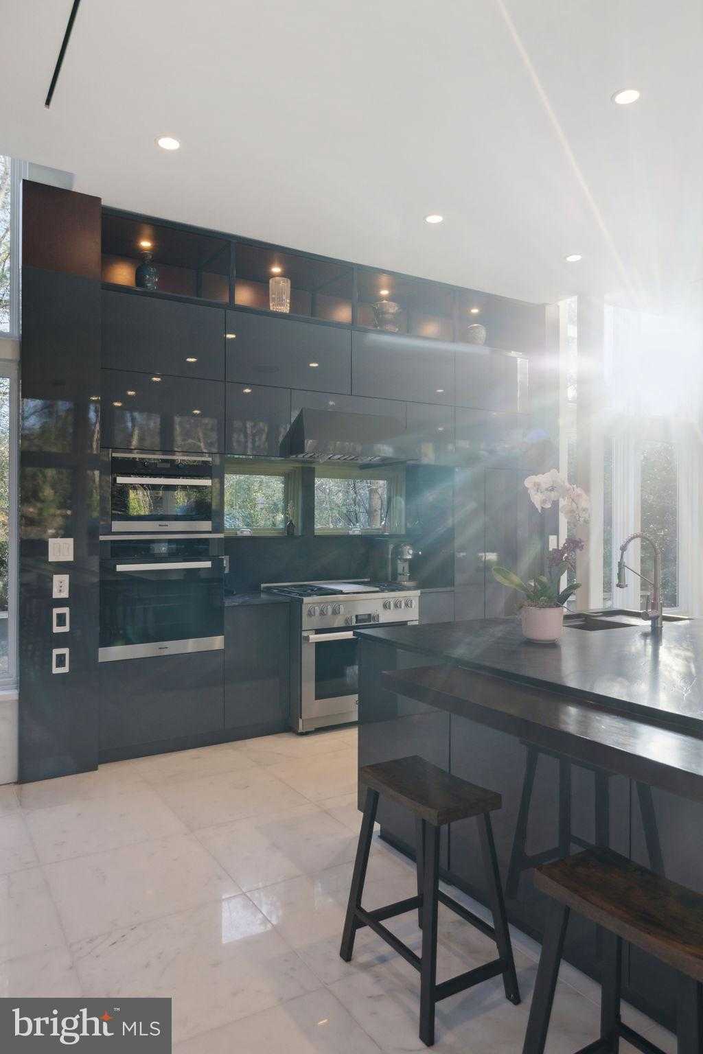 6304 Old Dominion Dr photo 9