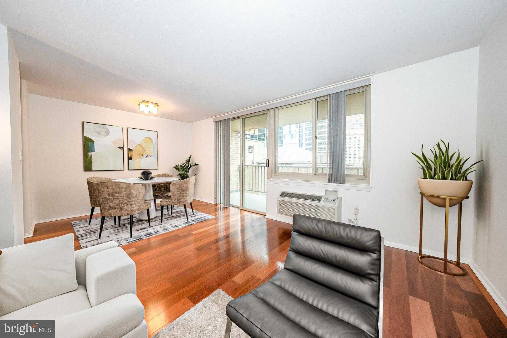 1919 Chestnut St photo 2