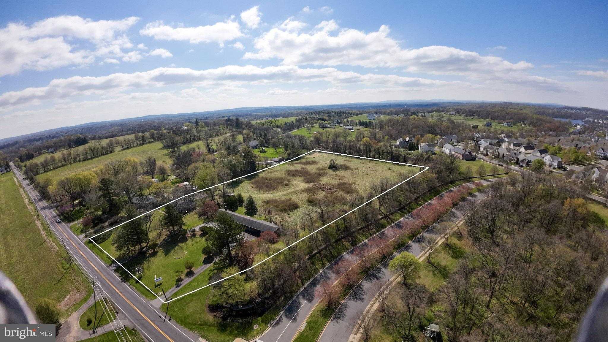 36169 E Loudoun St photo 2