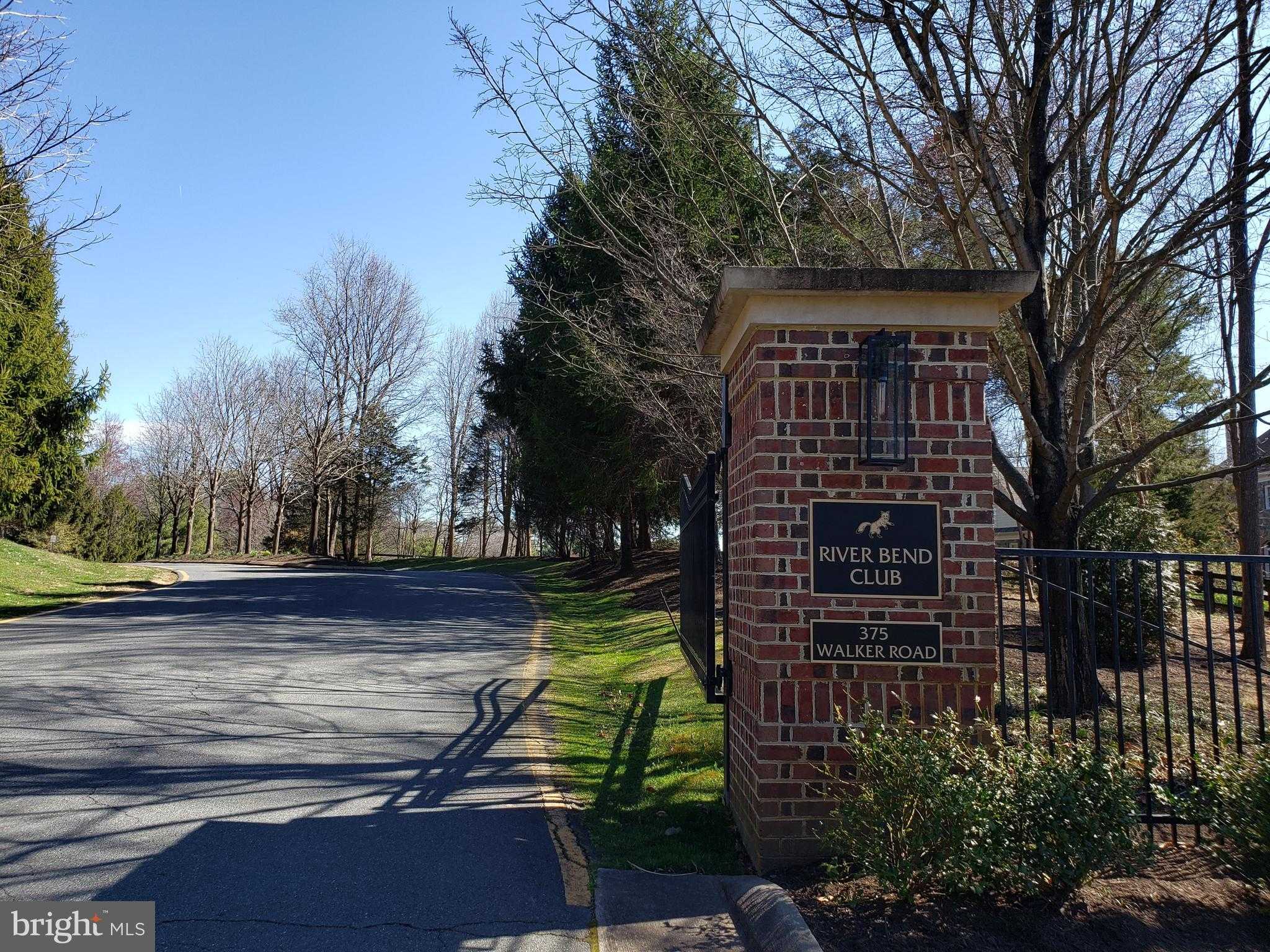 748 Kentland Dr photo 13