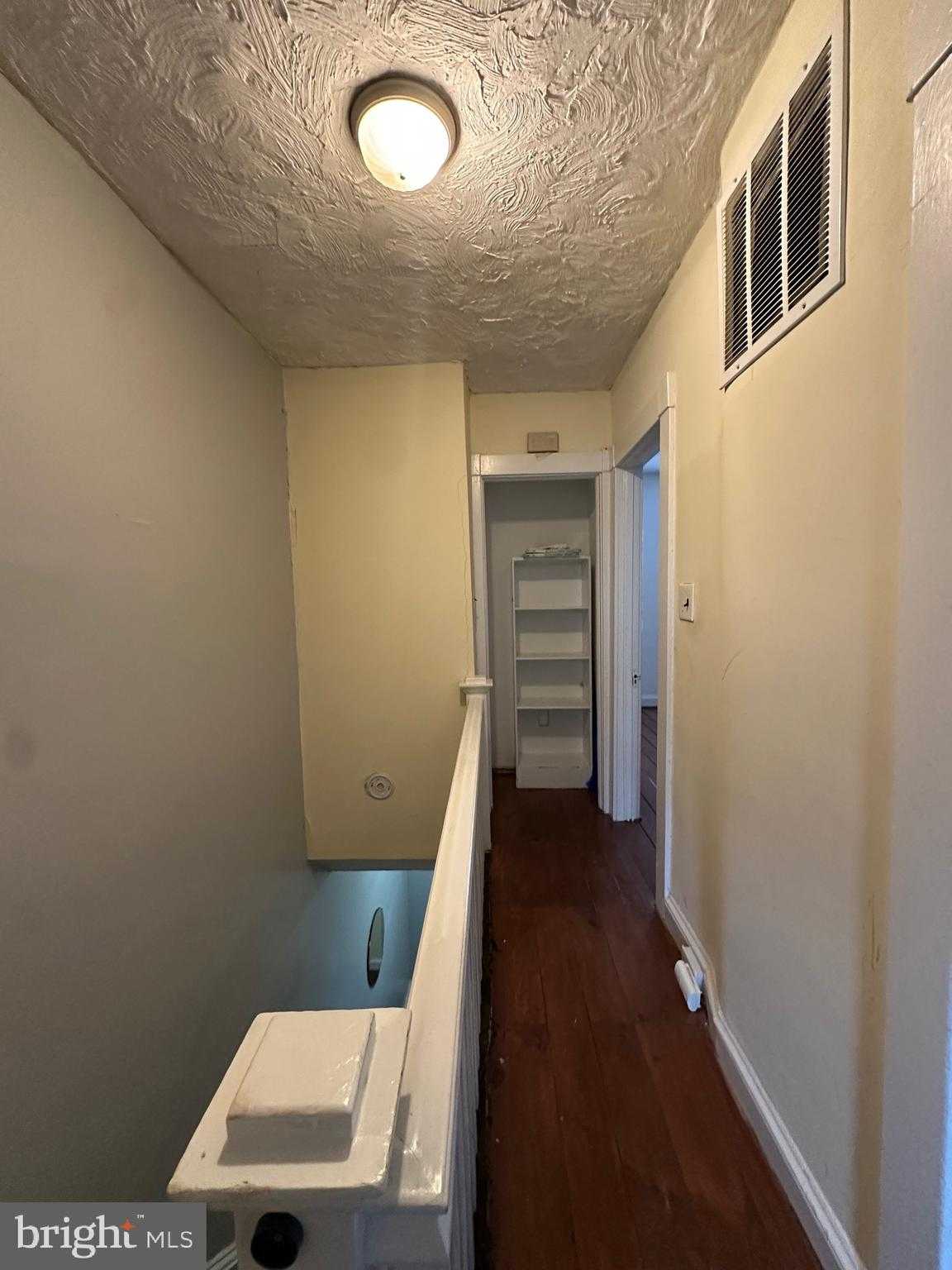 2261 Sidney Ave photo 3