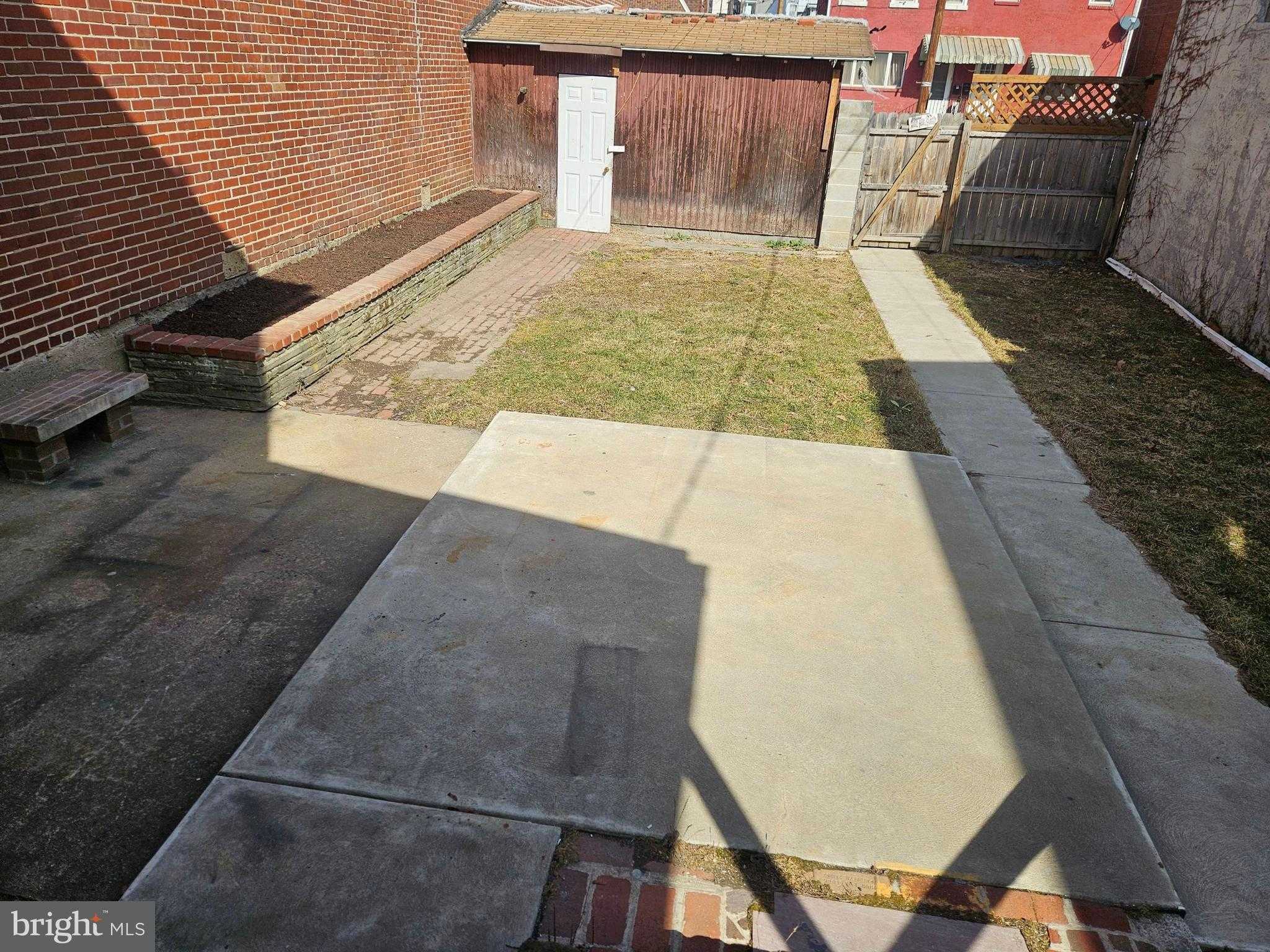 253 W Broad St photo 15