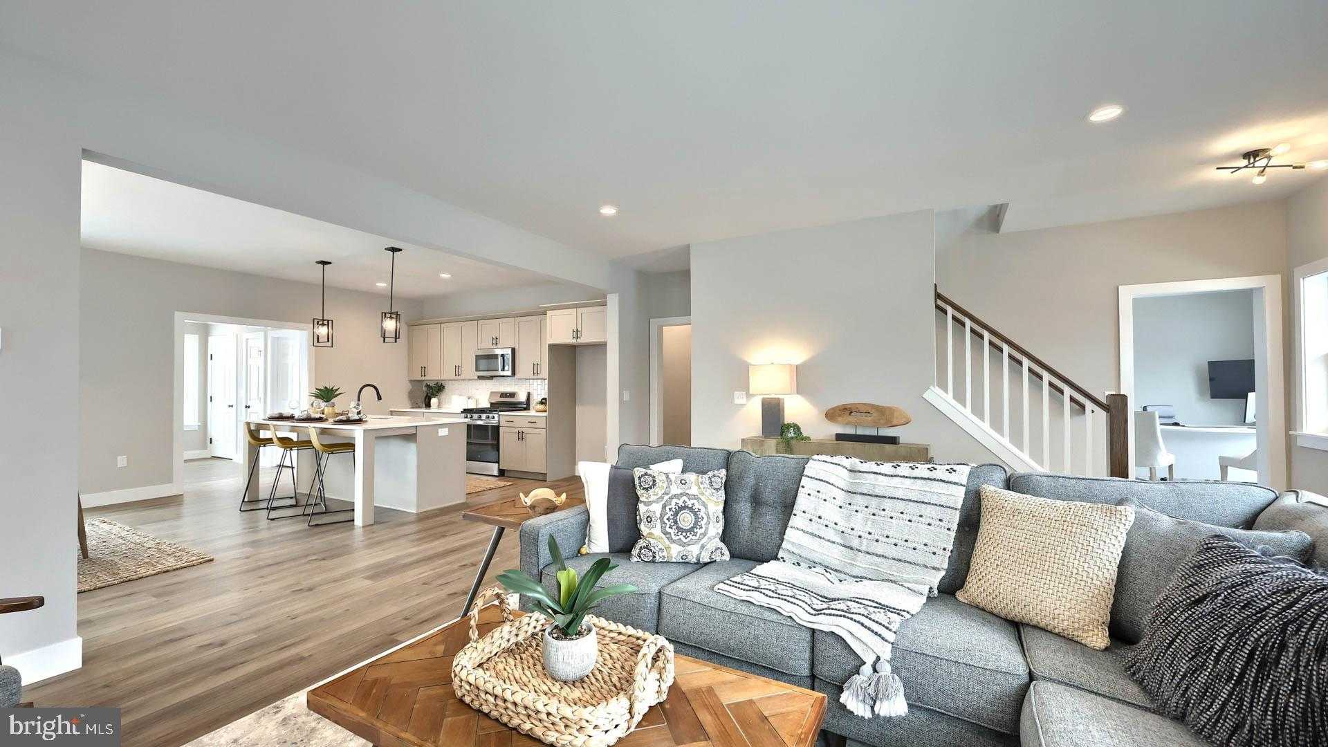 515 Estate Dr photo 6