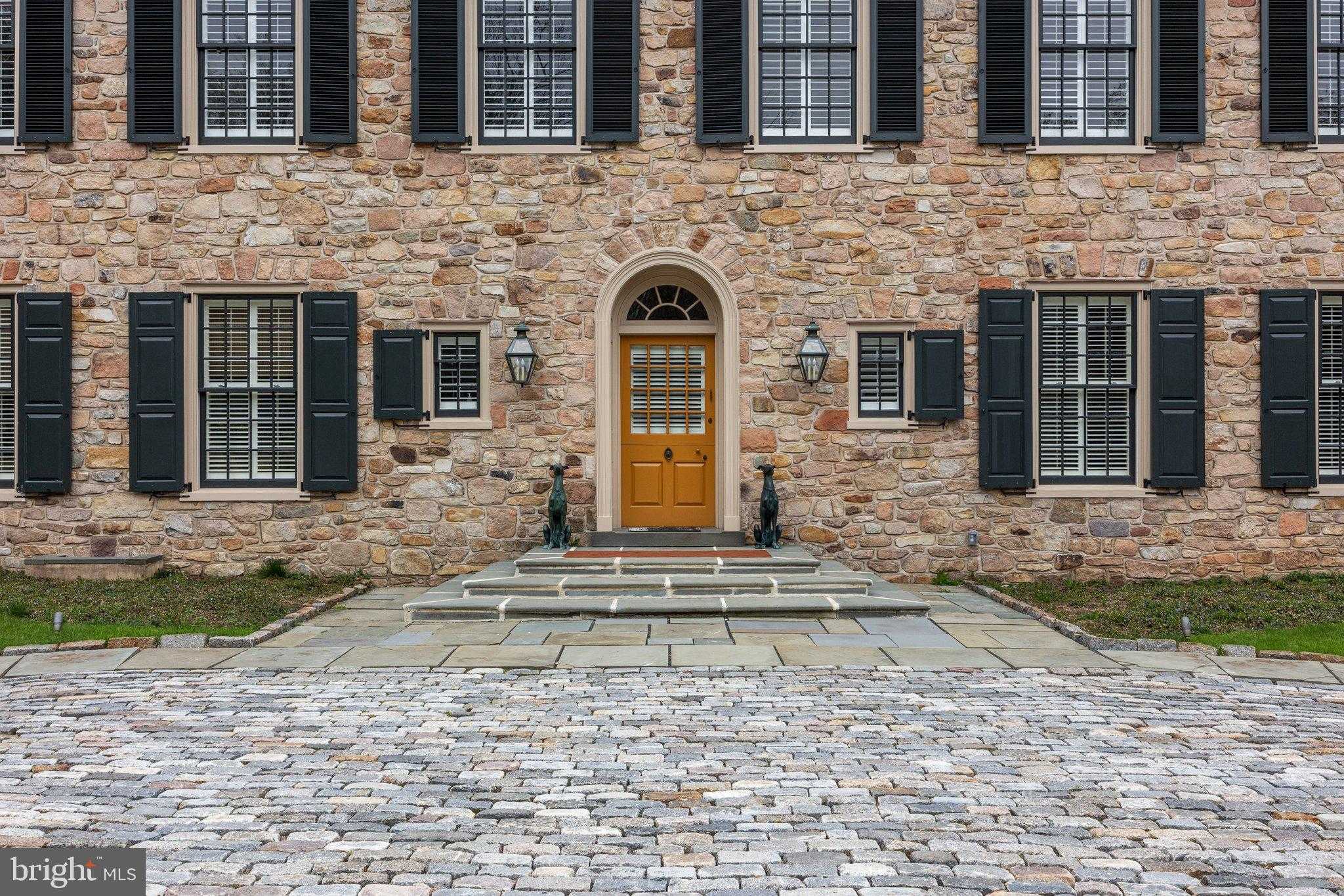 6068 Stoney Hill Rd photo 3