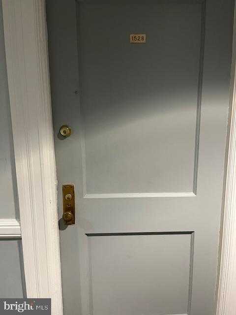 1324 Locust St Apt 1528 photo 2