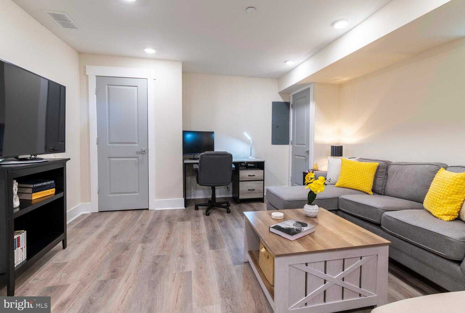 101 E Phil Ellena St photo 14