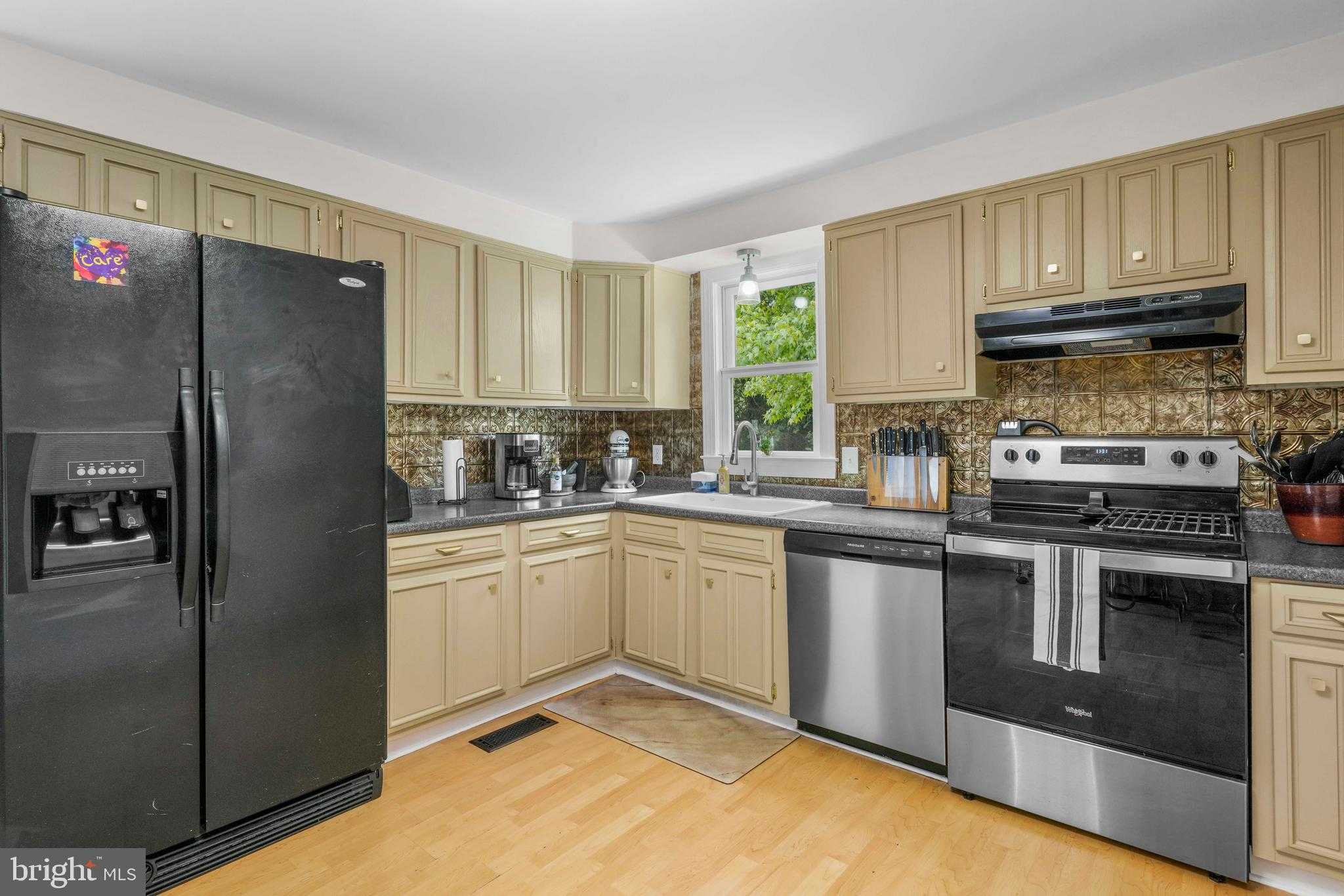 5440 Bayview Ave photo 7