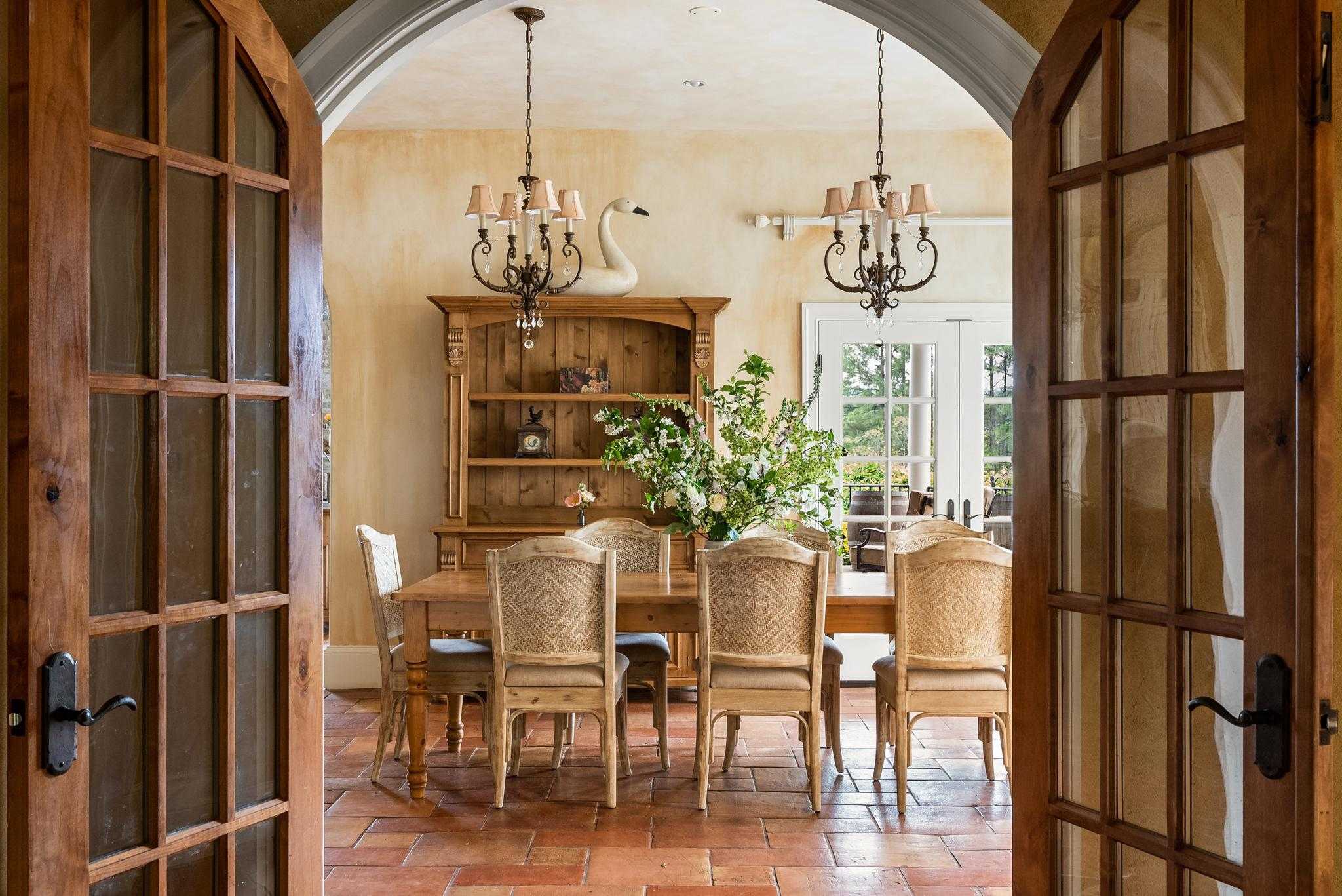 38793 Chelten Ln, Middleburg