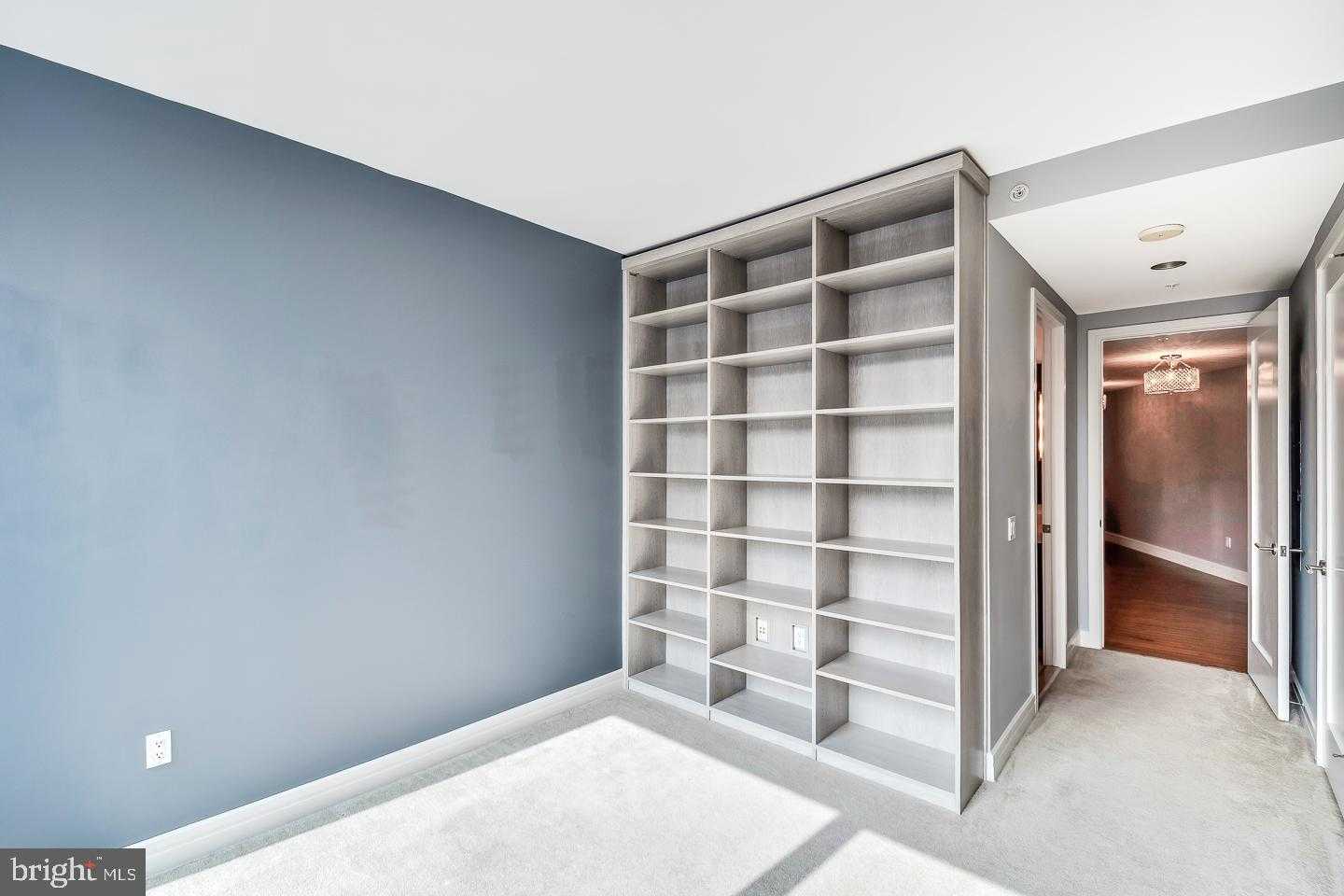 1414 S Penn Sq Unit 20b photo 35