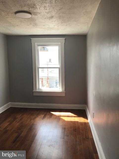 2627 E Chase St photo 18