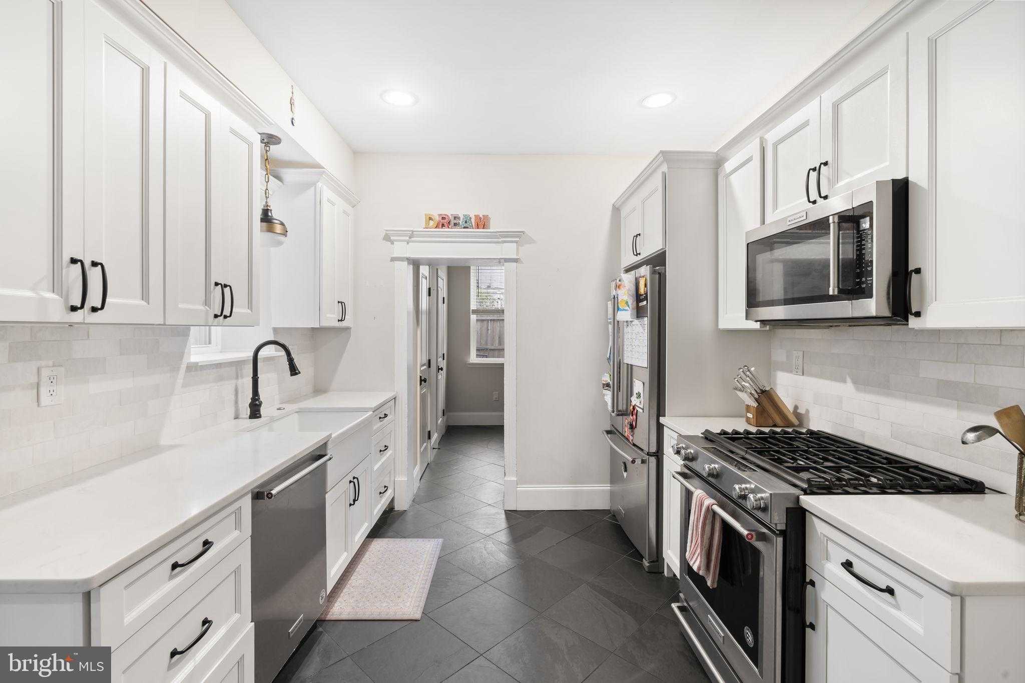 623 Mifflin St photo 11