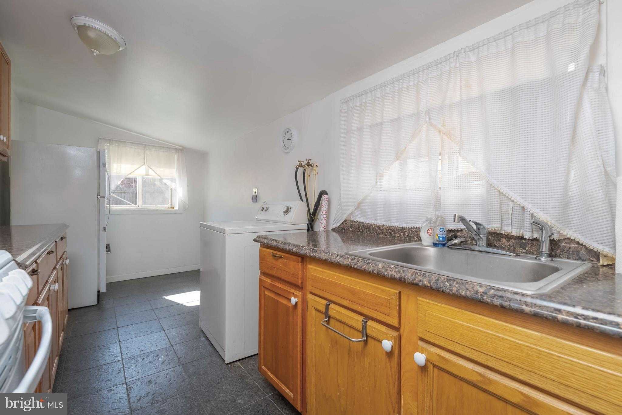 510 S Patterson Park Ave photo 8