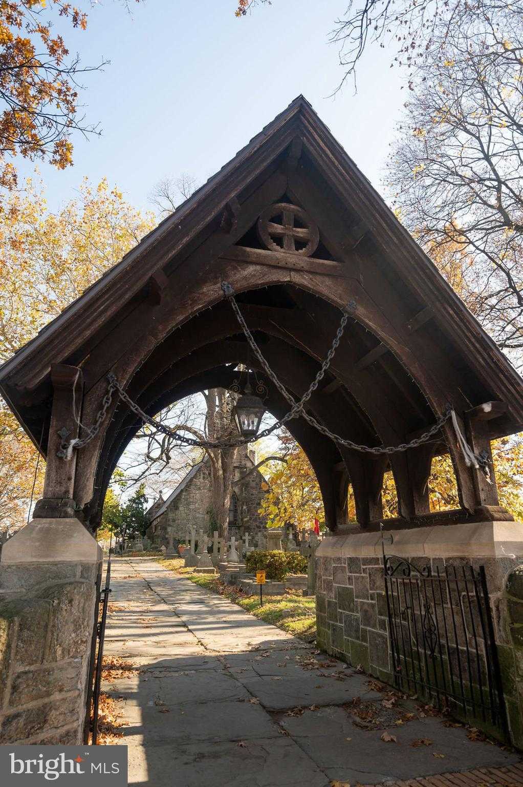 3411 W Lippincott St photo 42