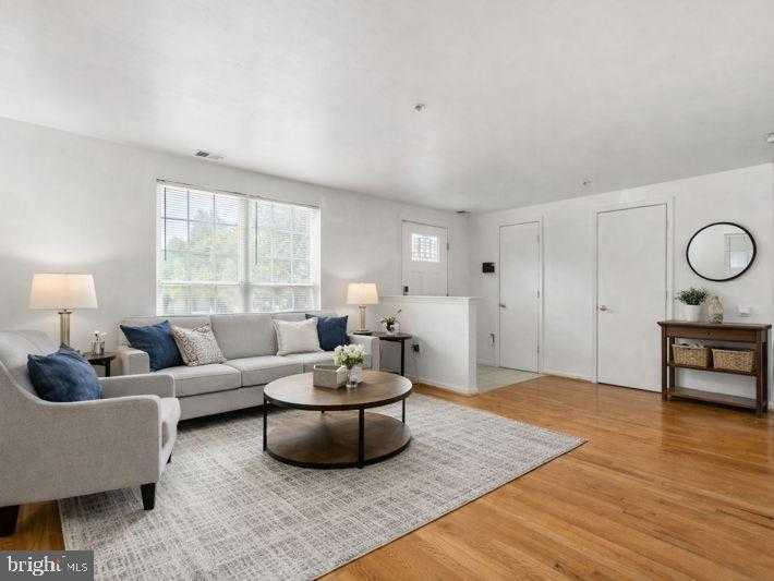 5136 Cranmer Way photo 3