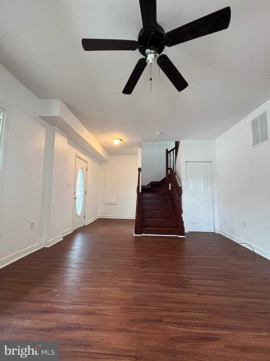 100 E Pine St photo 16