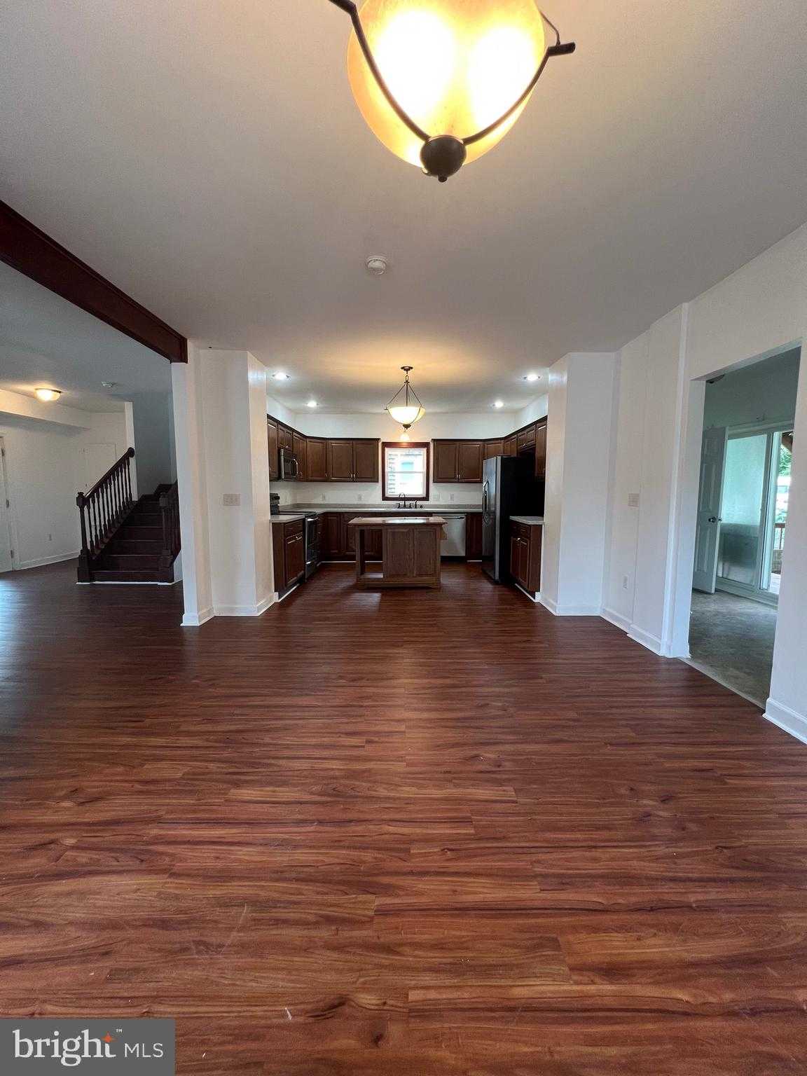 100 E Pine St photo 4