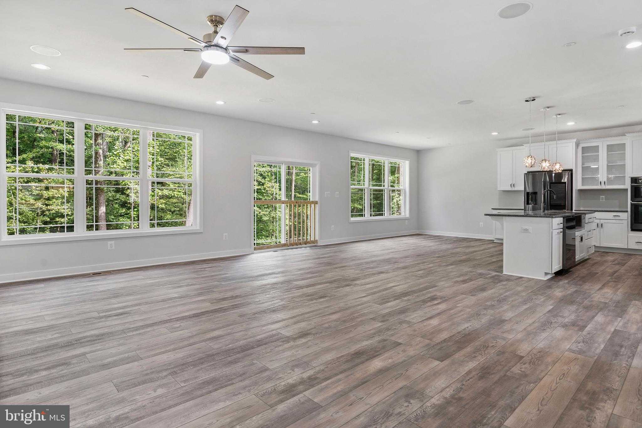 14875 Buckingham CT photo 8