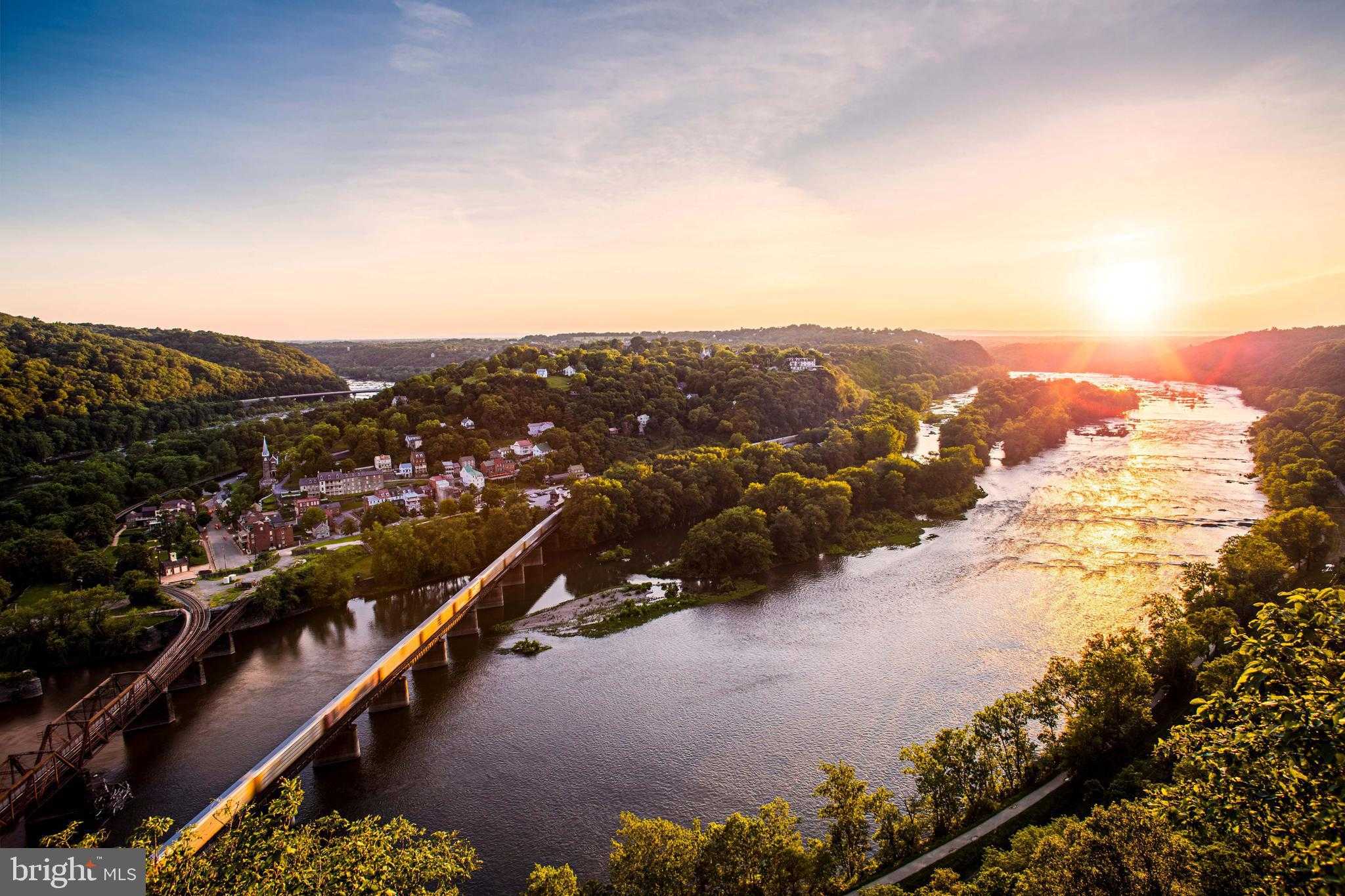 606 Mountain Laurel Blvd photo 29