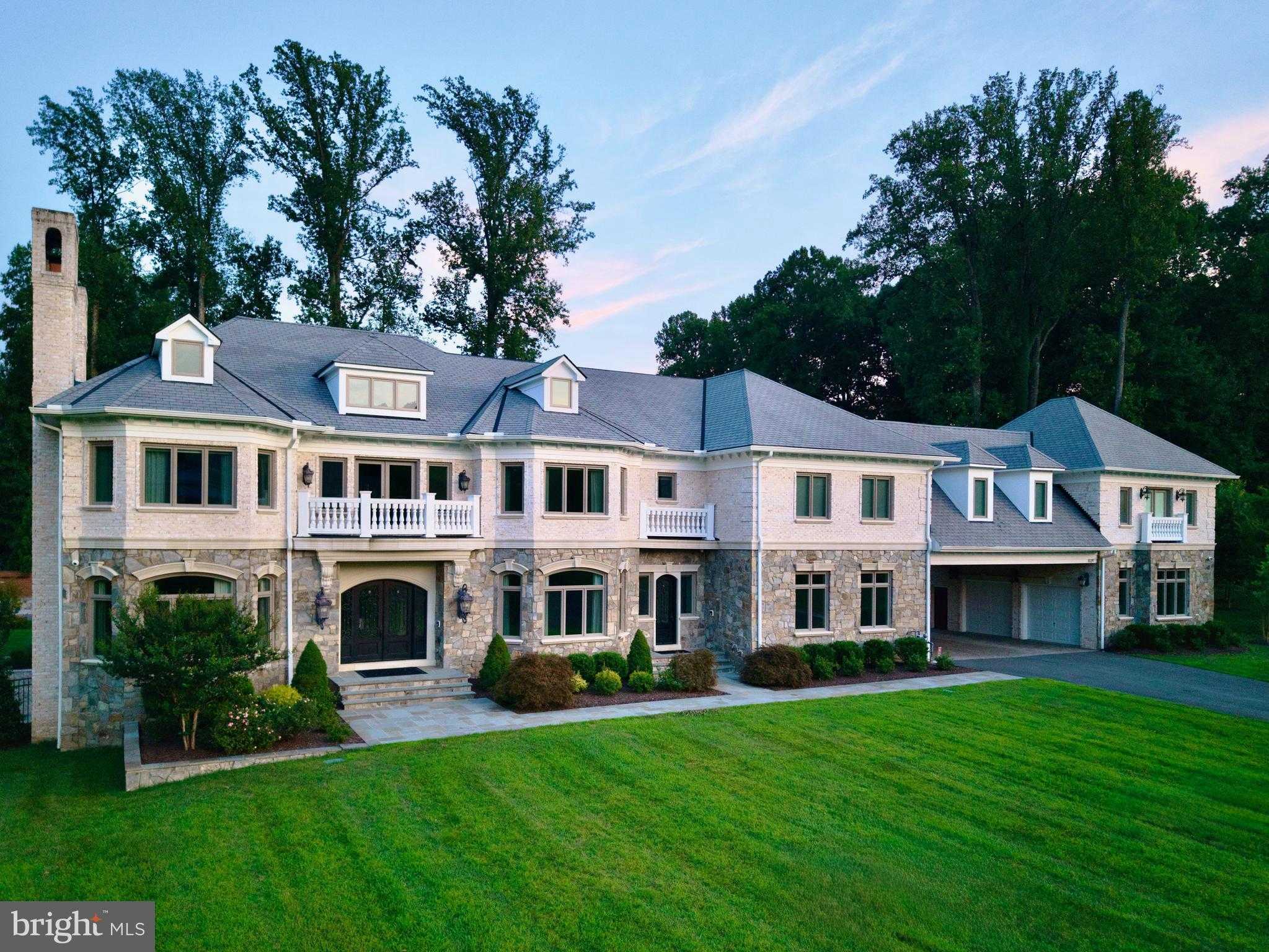 1039 Aziza CT photo 3