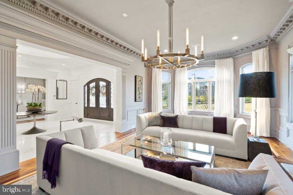 1039 Aziza CT photo 9