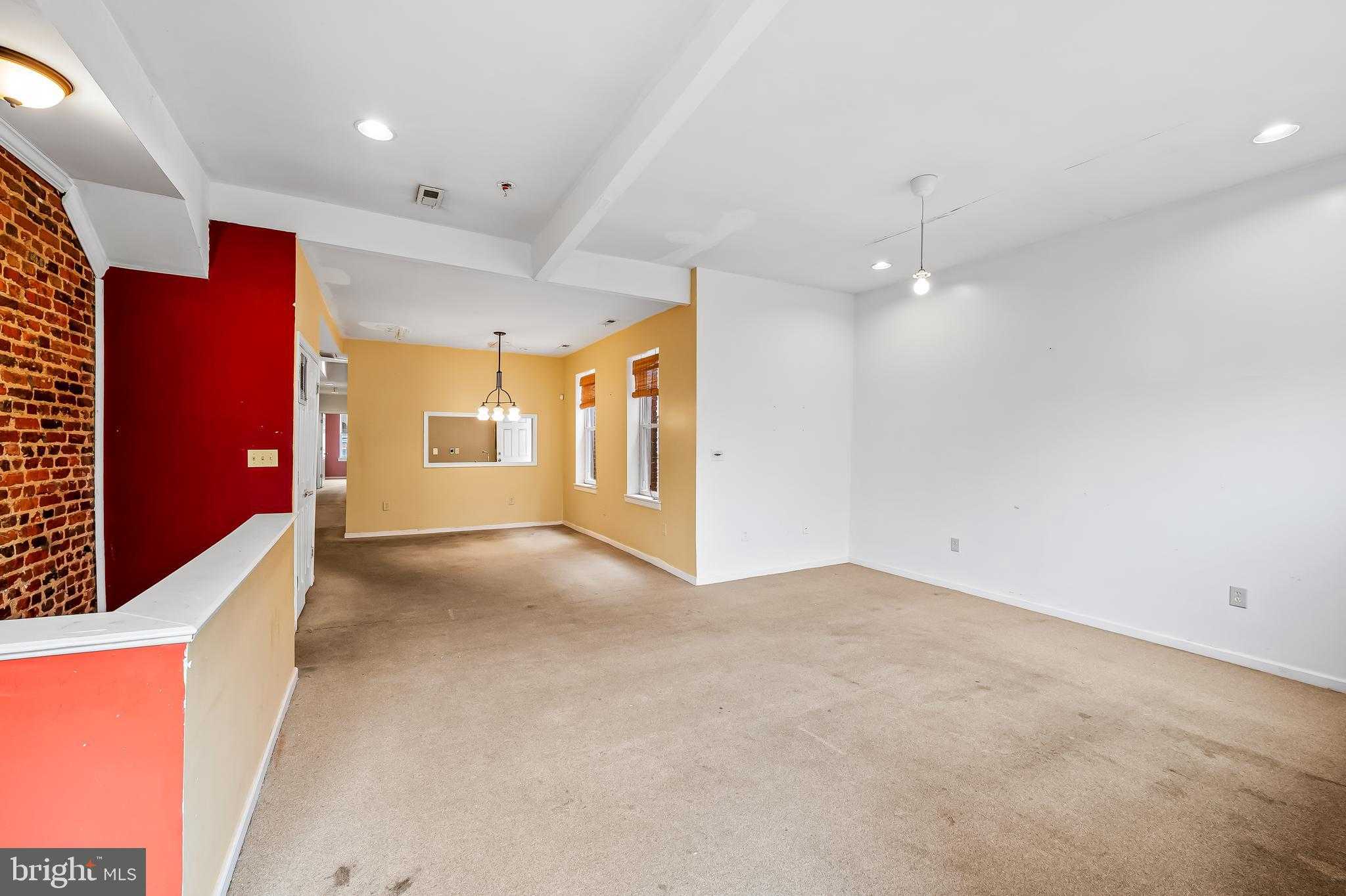 807 Whitelock St photo 8