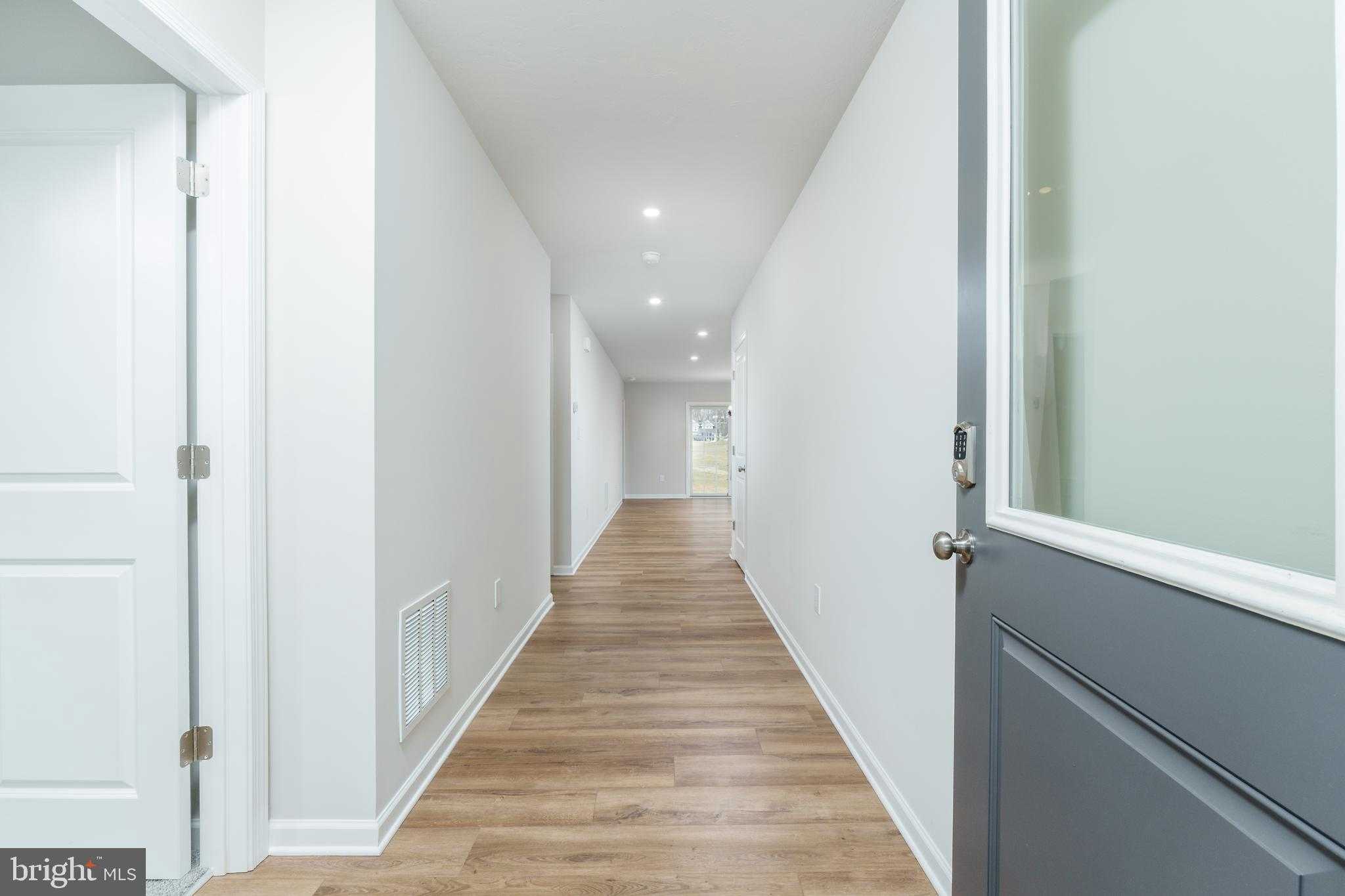 304 Amberleigh Ln photo 7