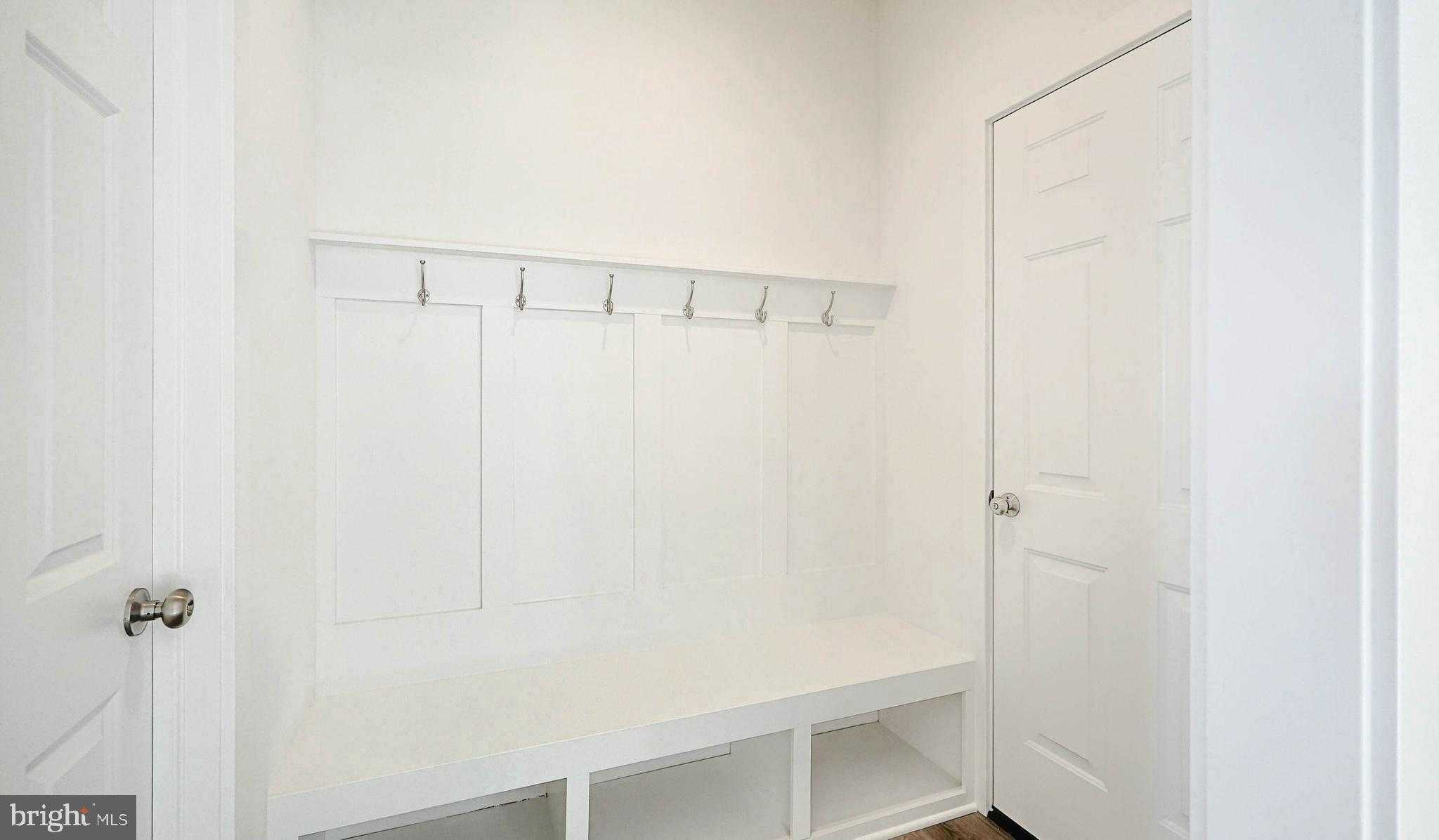 110 Madison Dr photo 16