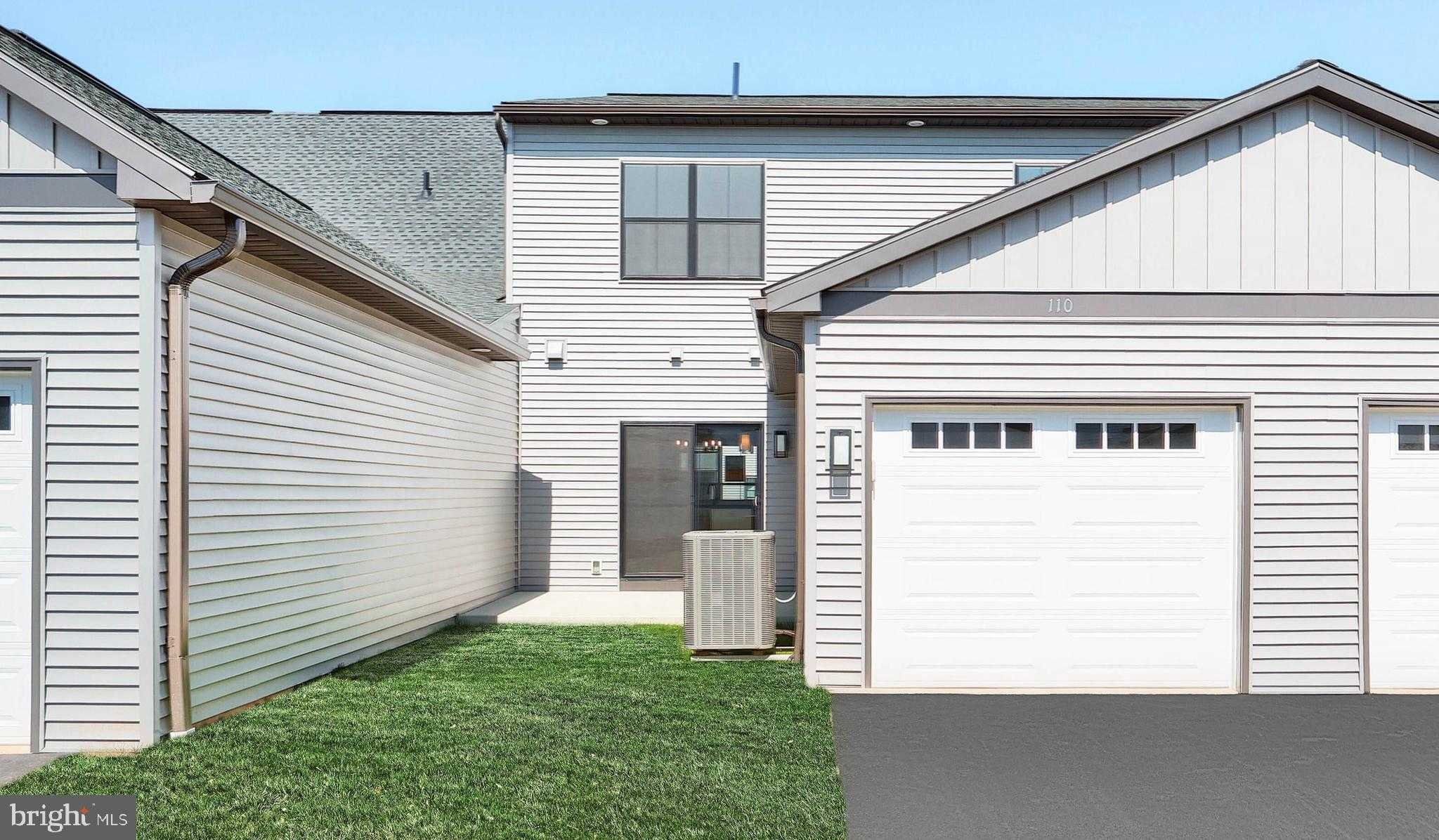 110 Madison Dr photo 2