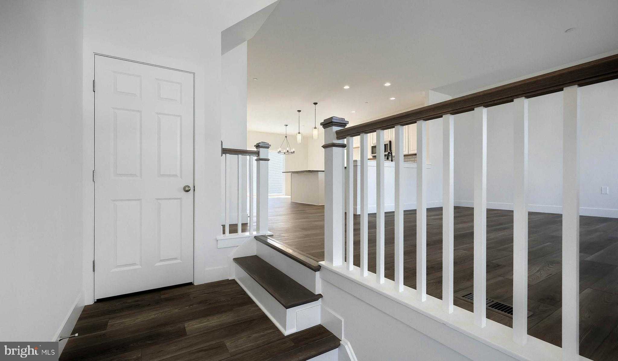 110 Madison Dr photo 3