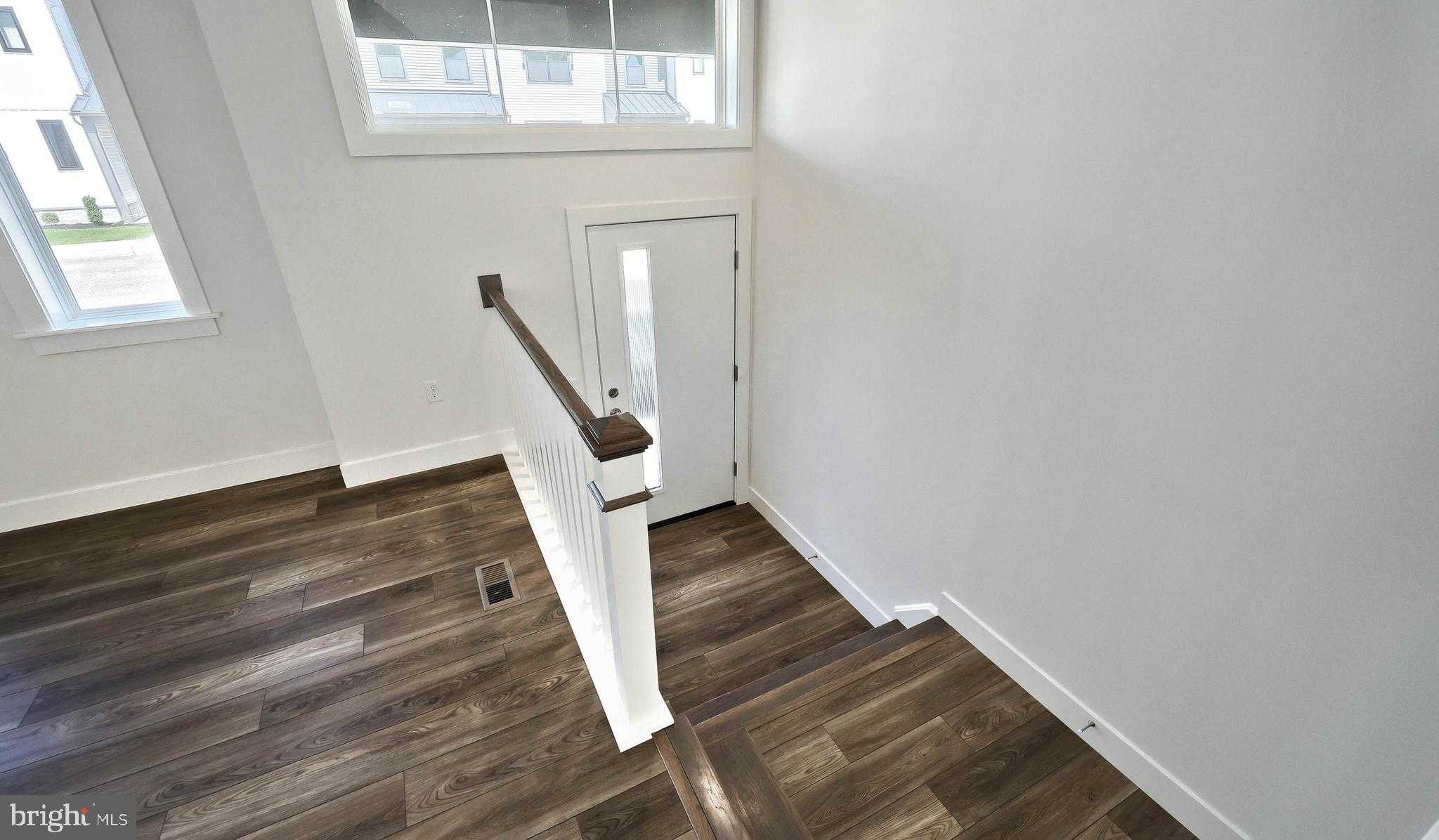 110 Madison Dr photo 4